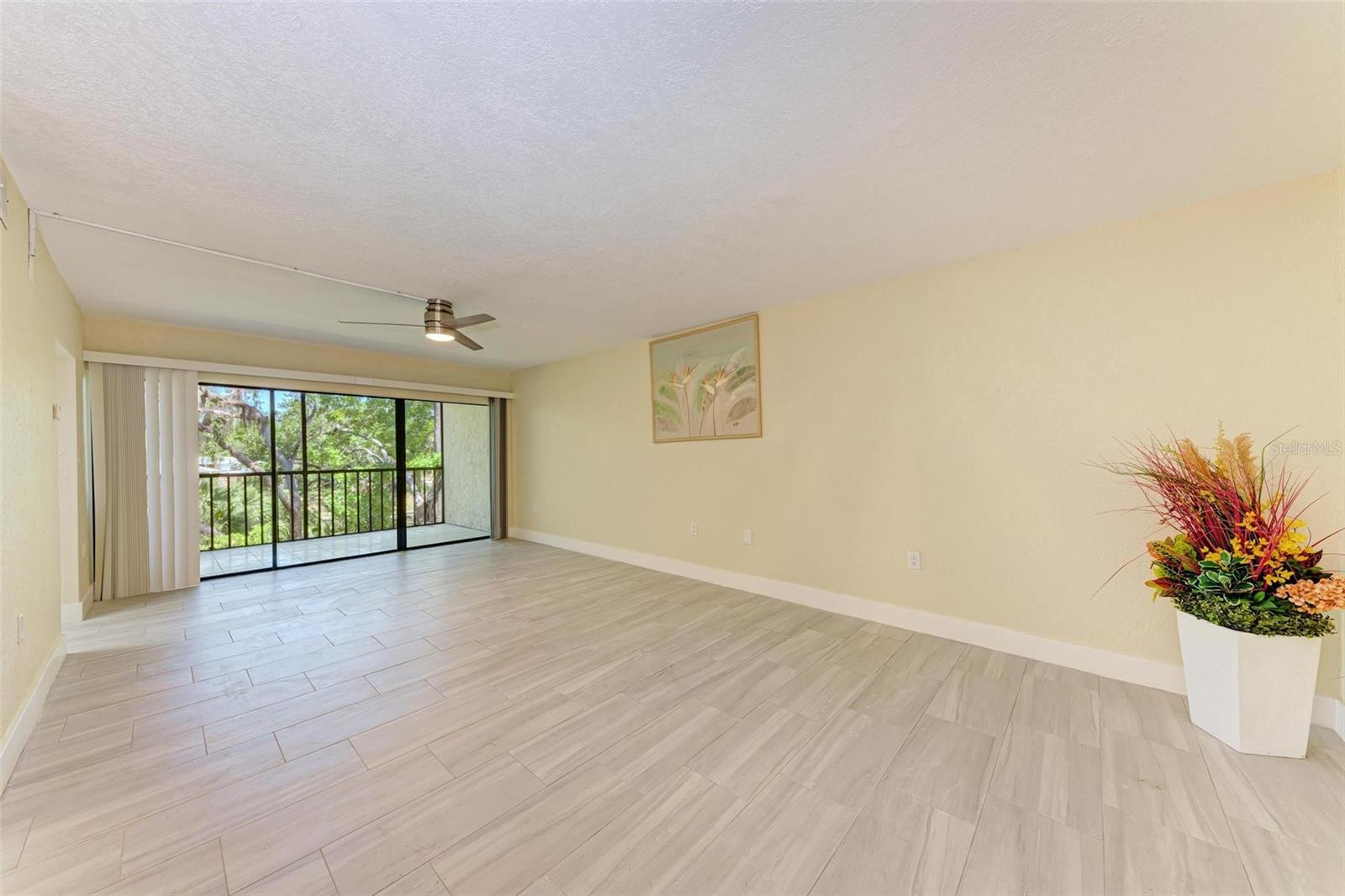 Image 13 of 36 For 2718 Orchid Oaks Drive C-202
