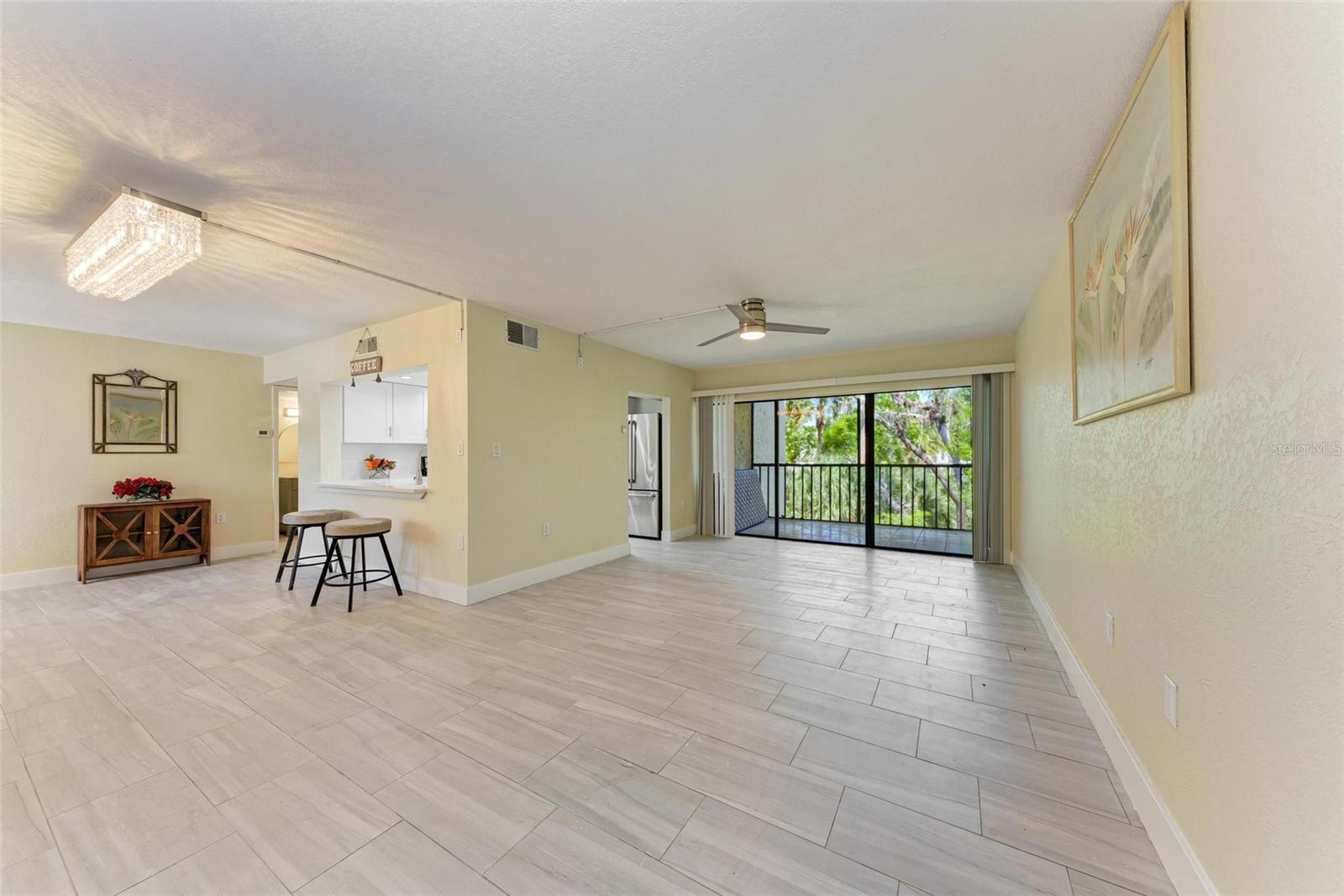 Image 14 of 36 For 2718 Orchid Oaks Drive C-202