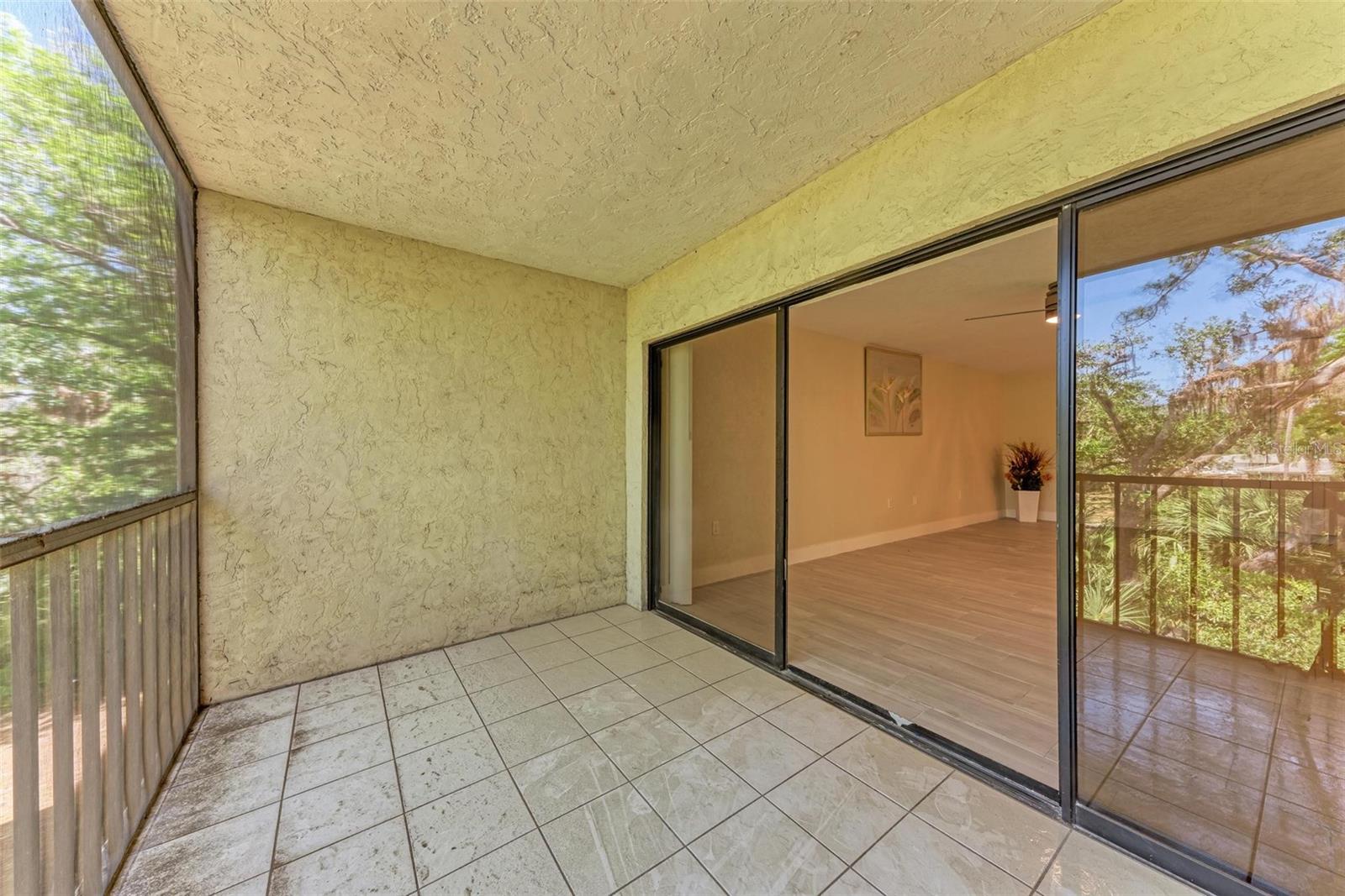 Image 27 of 36 For 2718 Orchid Oaks Drive C-202