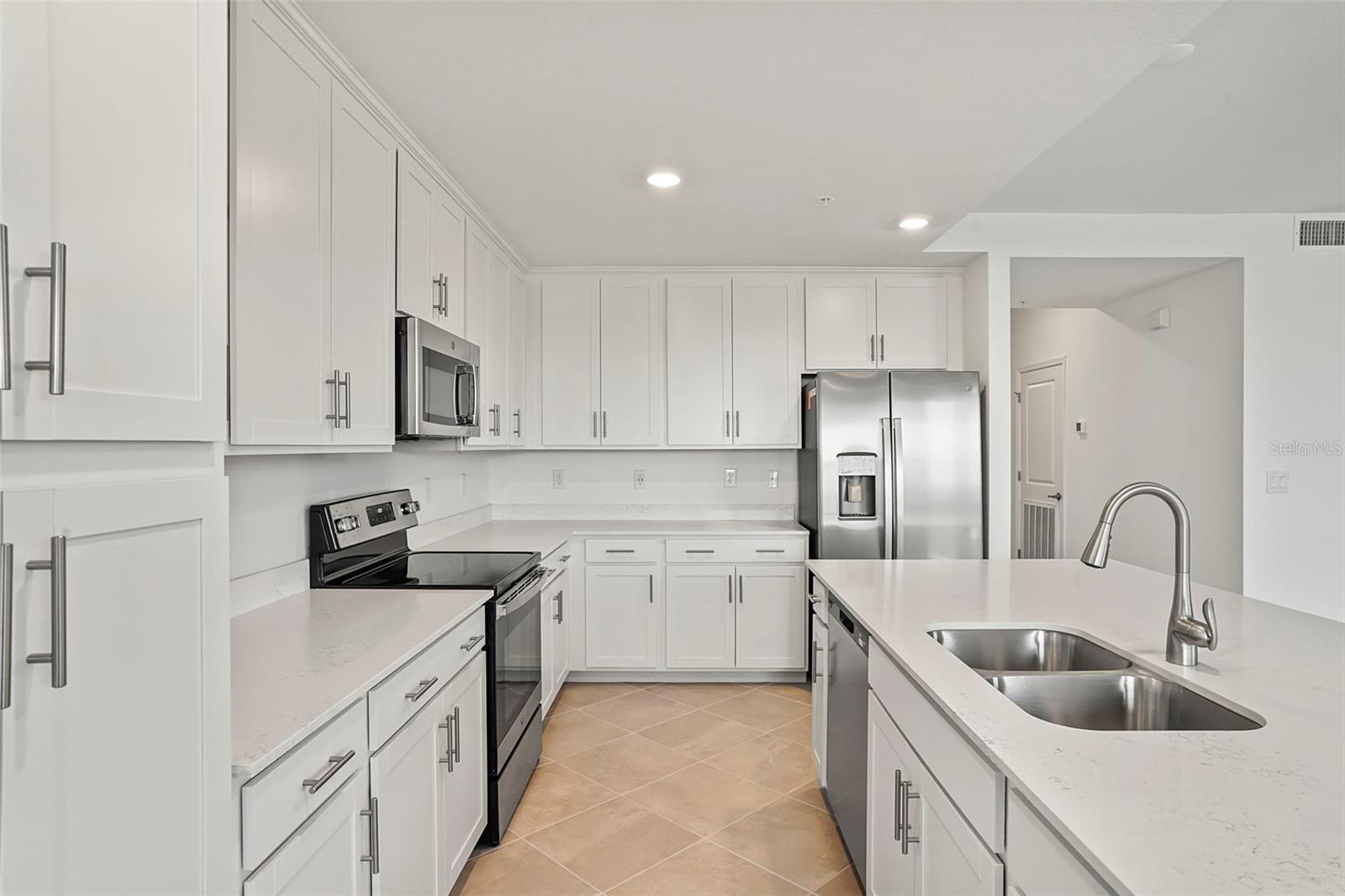 Image 10 of 40 For 12140 Wellen Golf Street 202