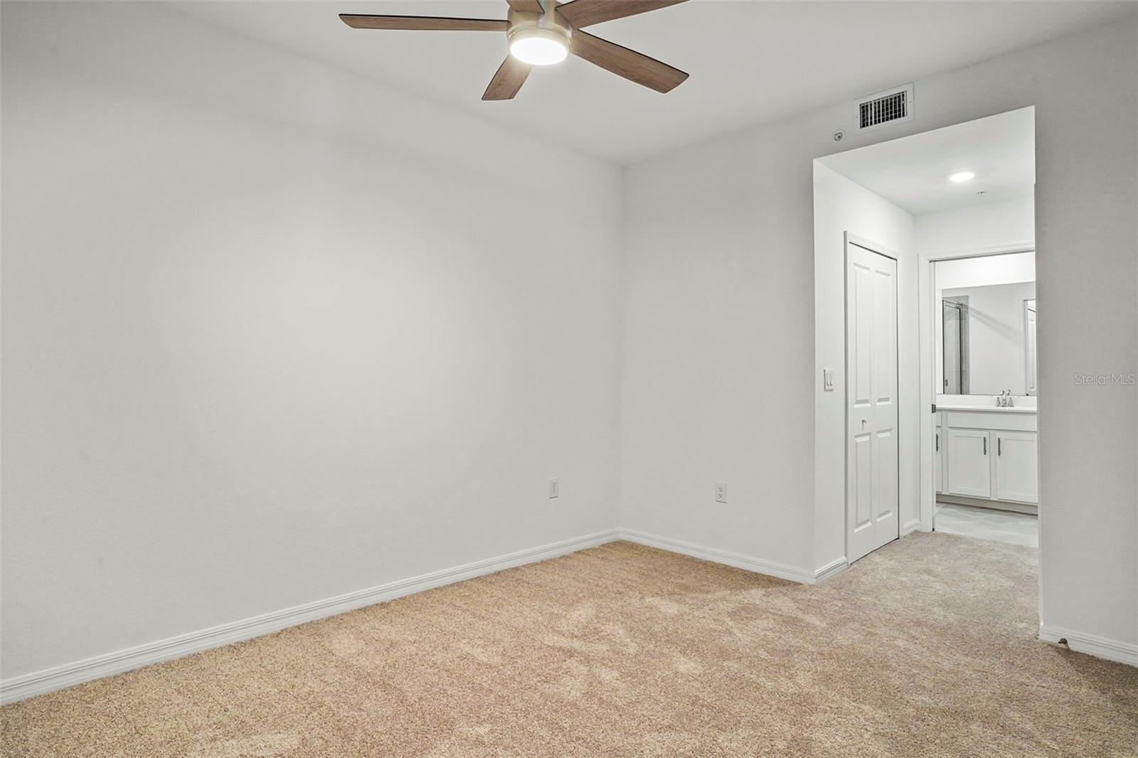 Image 5 of 40 For 12140 Wellen Golf Street 202