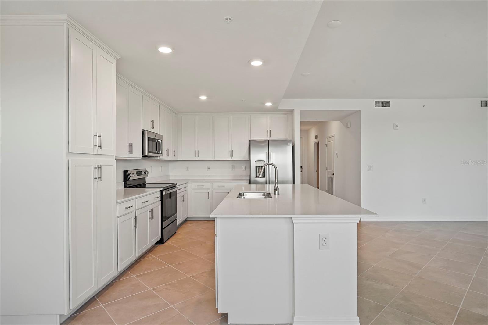 Image 8 of 40 For 12140 Wellen Golf Street 202
