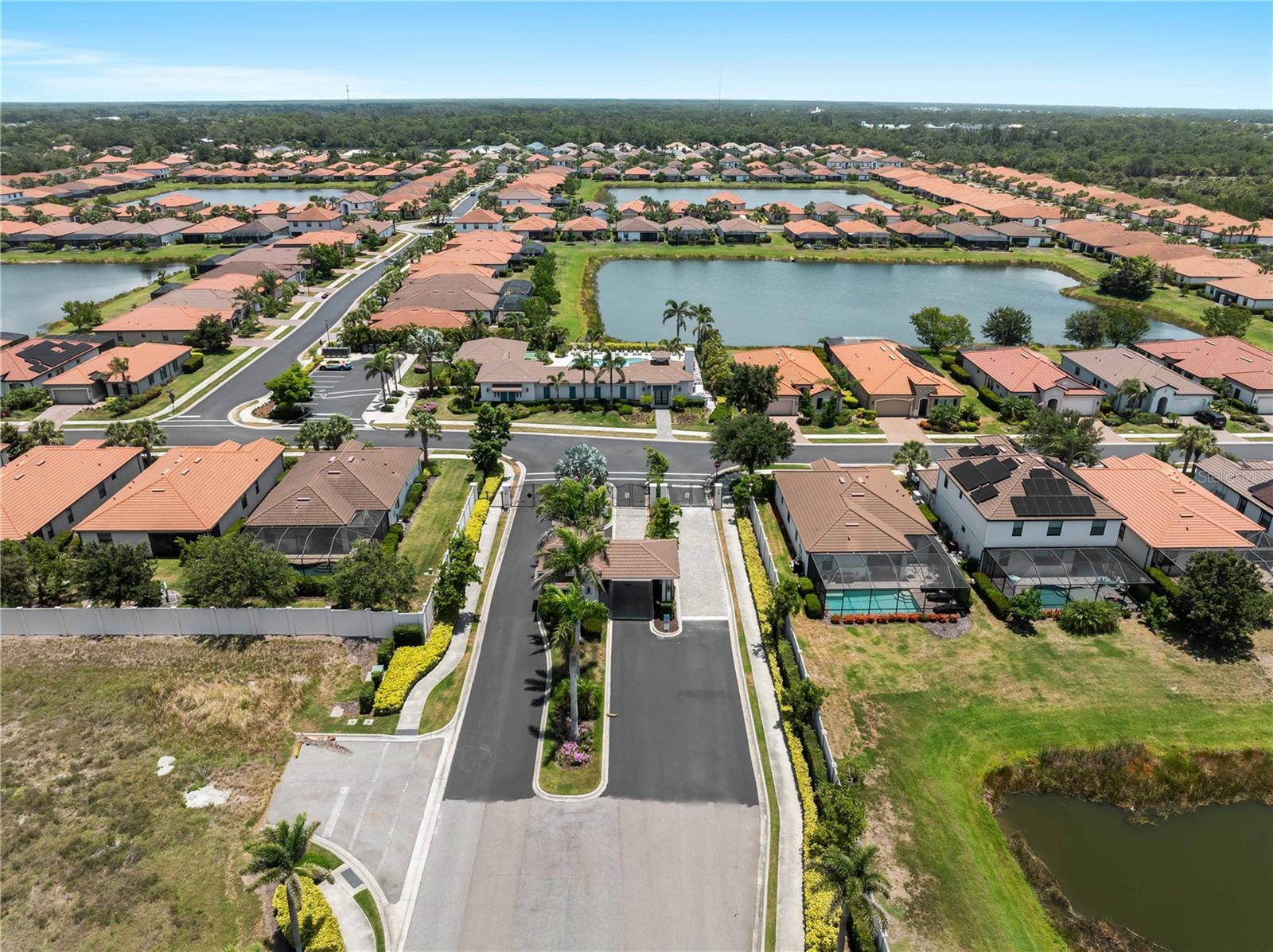 Image 34 of 61 For 9917 Haze Drive