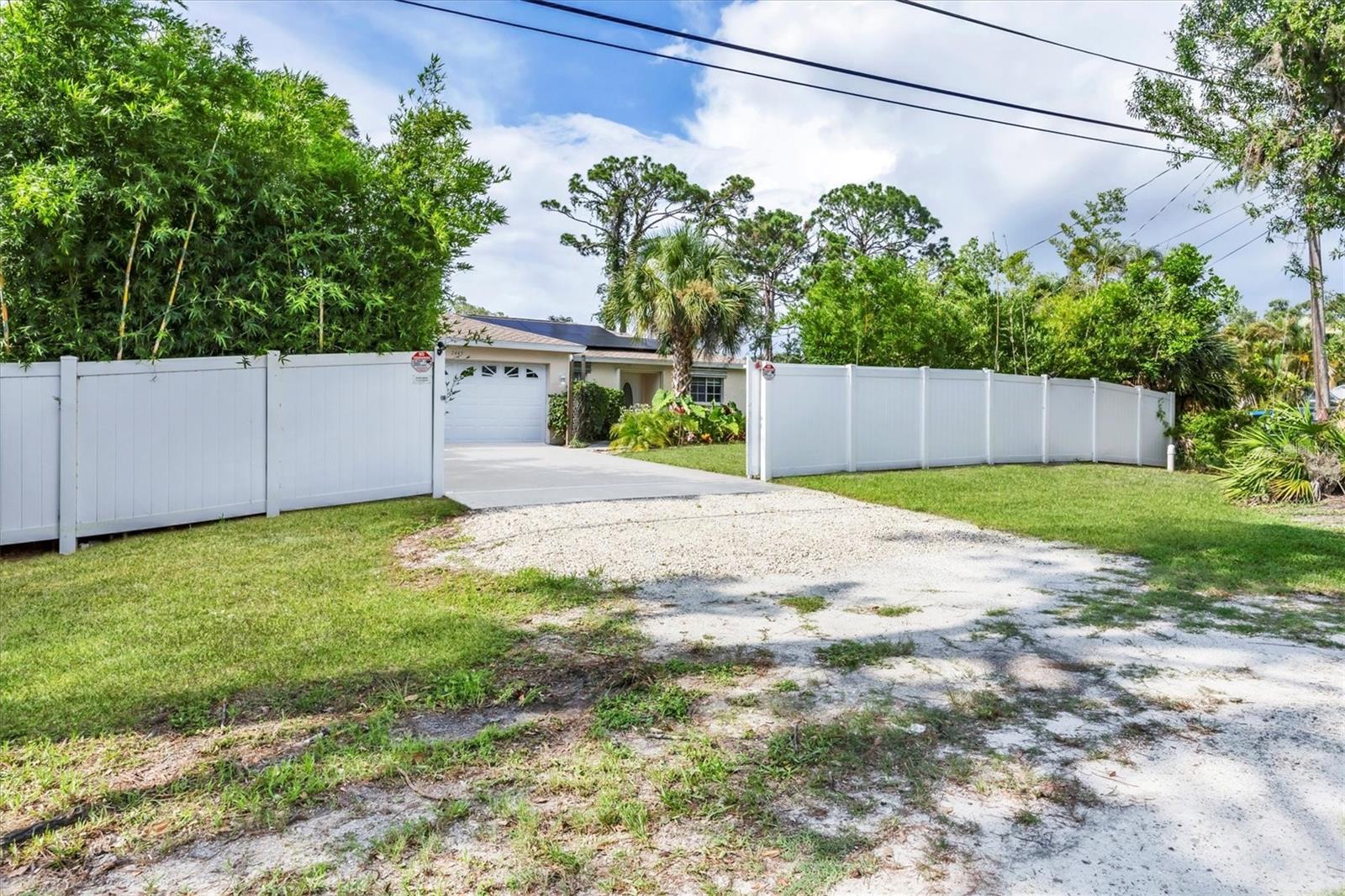 Image 6 of 38 For 2445 Apache Street