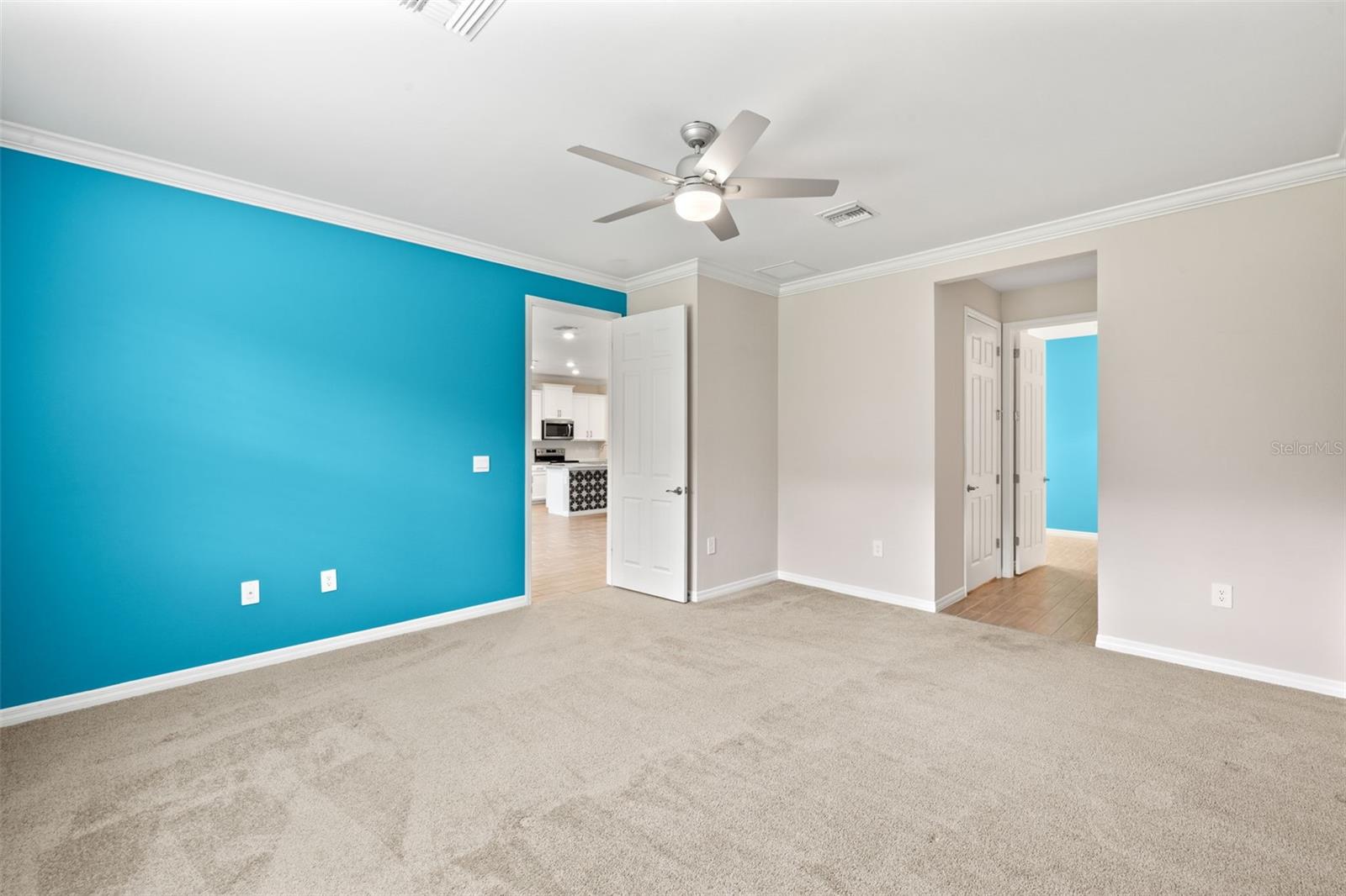 Image 20 of 44 For 260 Soliera Street