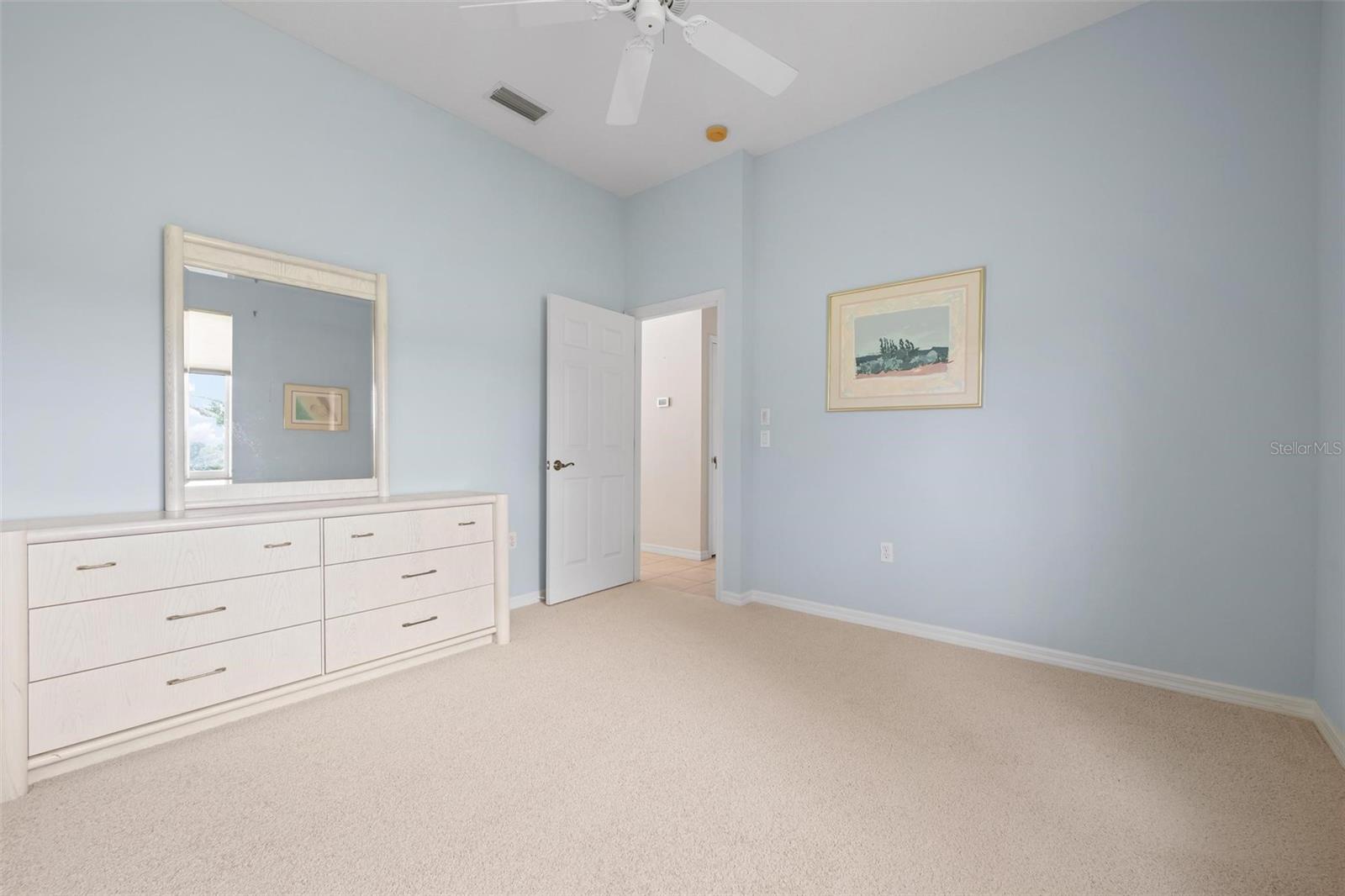 Image 42 of 98 For 467 Sherbrooke Court
