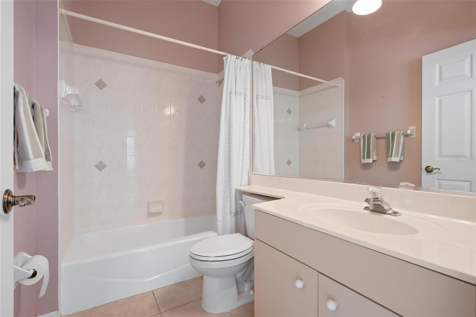 Image 43 of 98 For 467 Sherbrooke Court