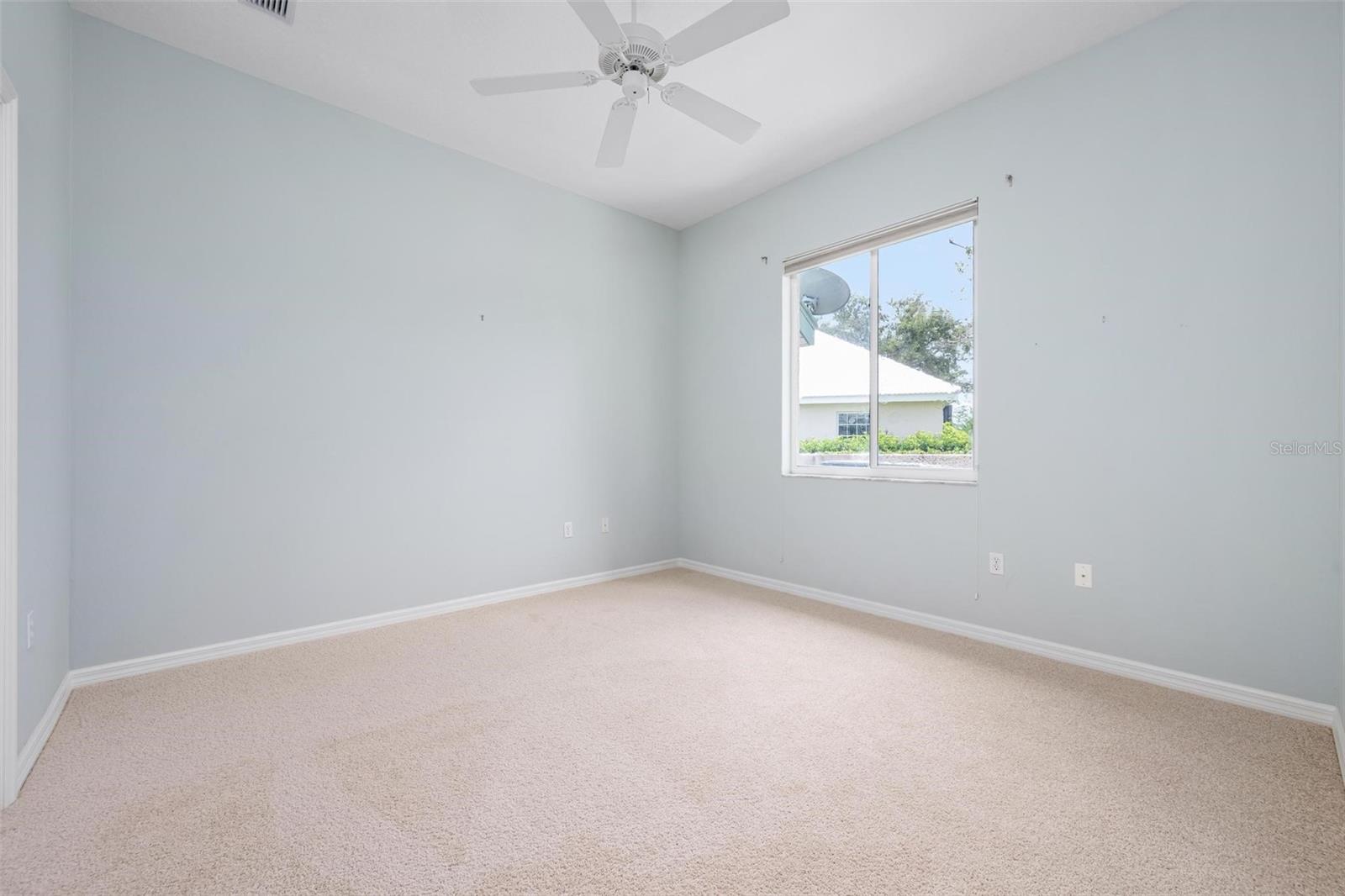 Image 45 of 98 For 467 Sherbrooke Court