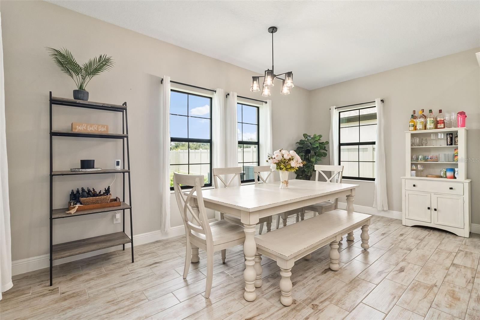 Image 10 of 49 For 12617 Oak Hill Way