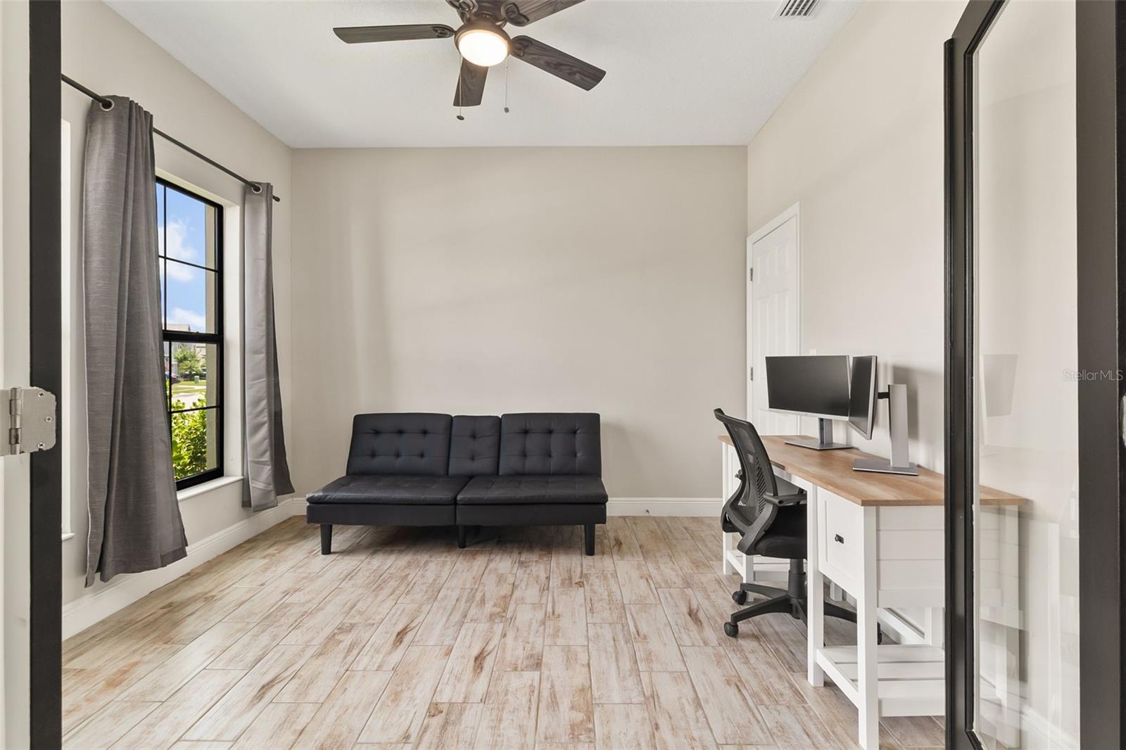 Image 12 of 49 For 12617 Oak Hill Way
