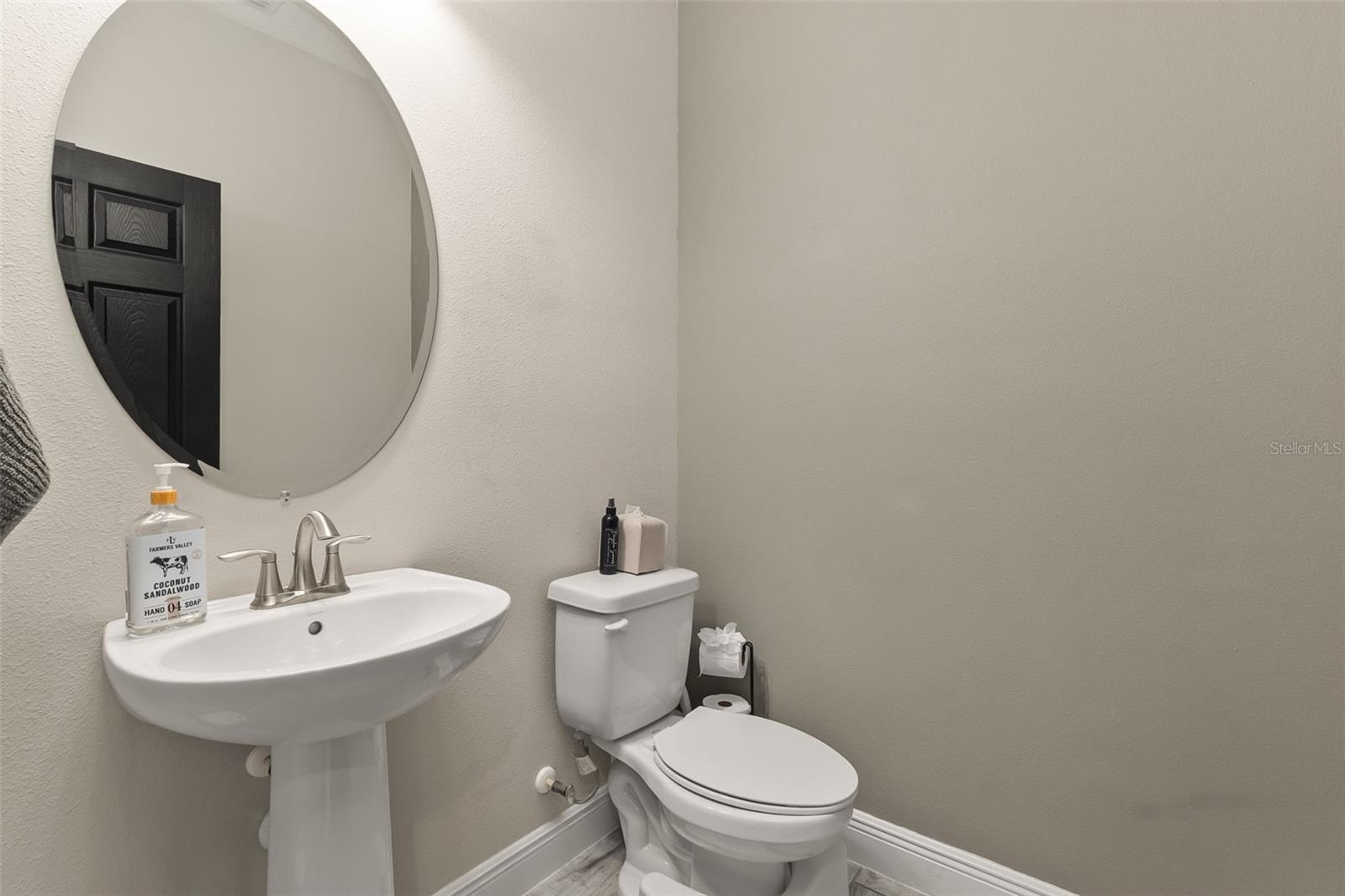Image 14 of 49 For 12617 Oak Hill Way