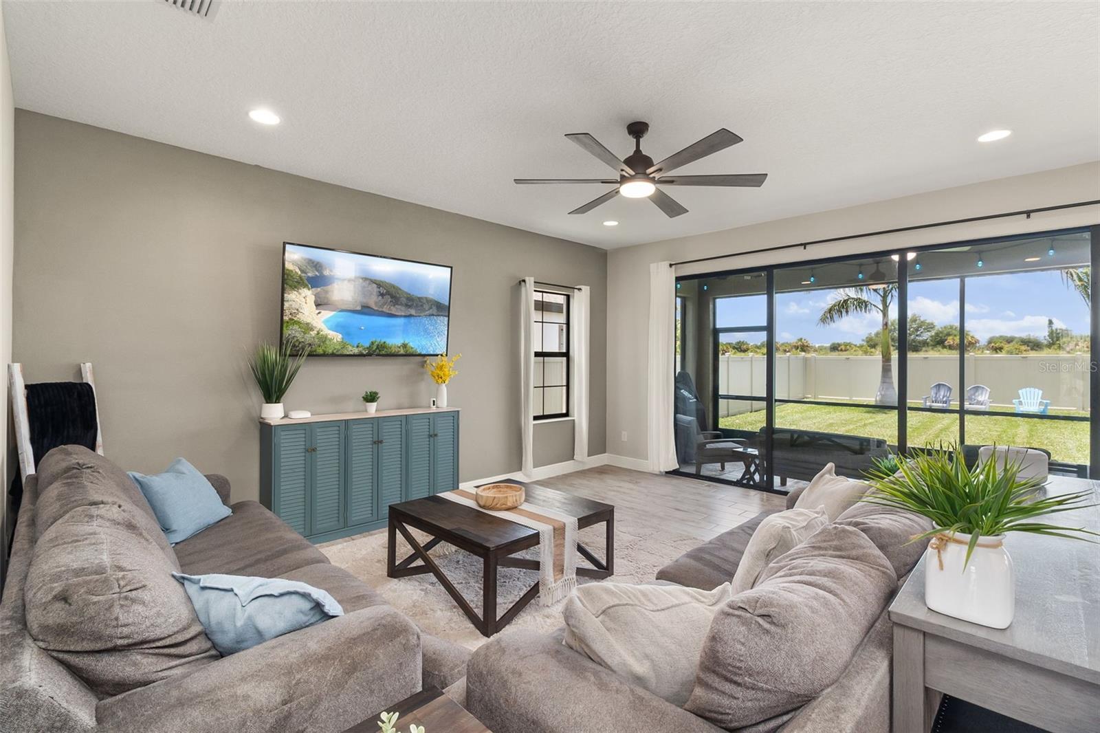 Image 15 of 49 For 12617 Oak Hill Way