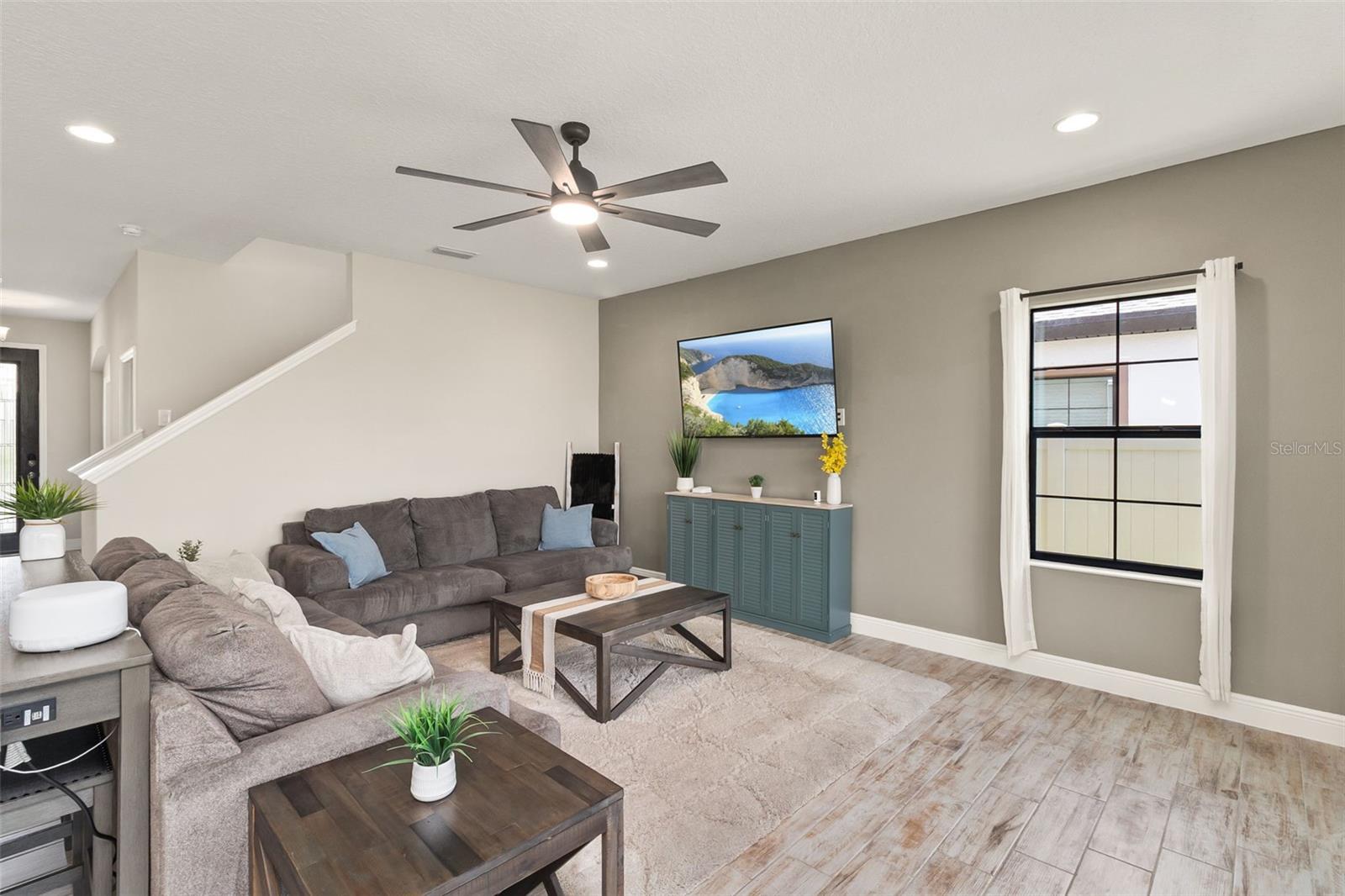 Image 16 of 49 For 12617 Oak Hill Way