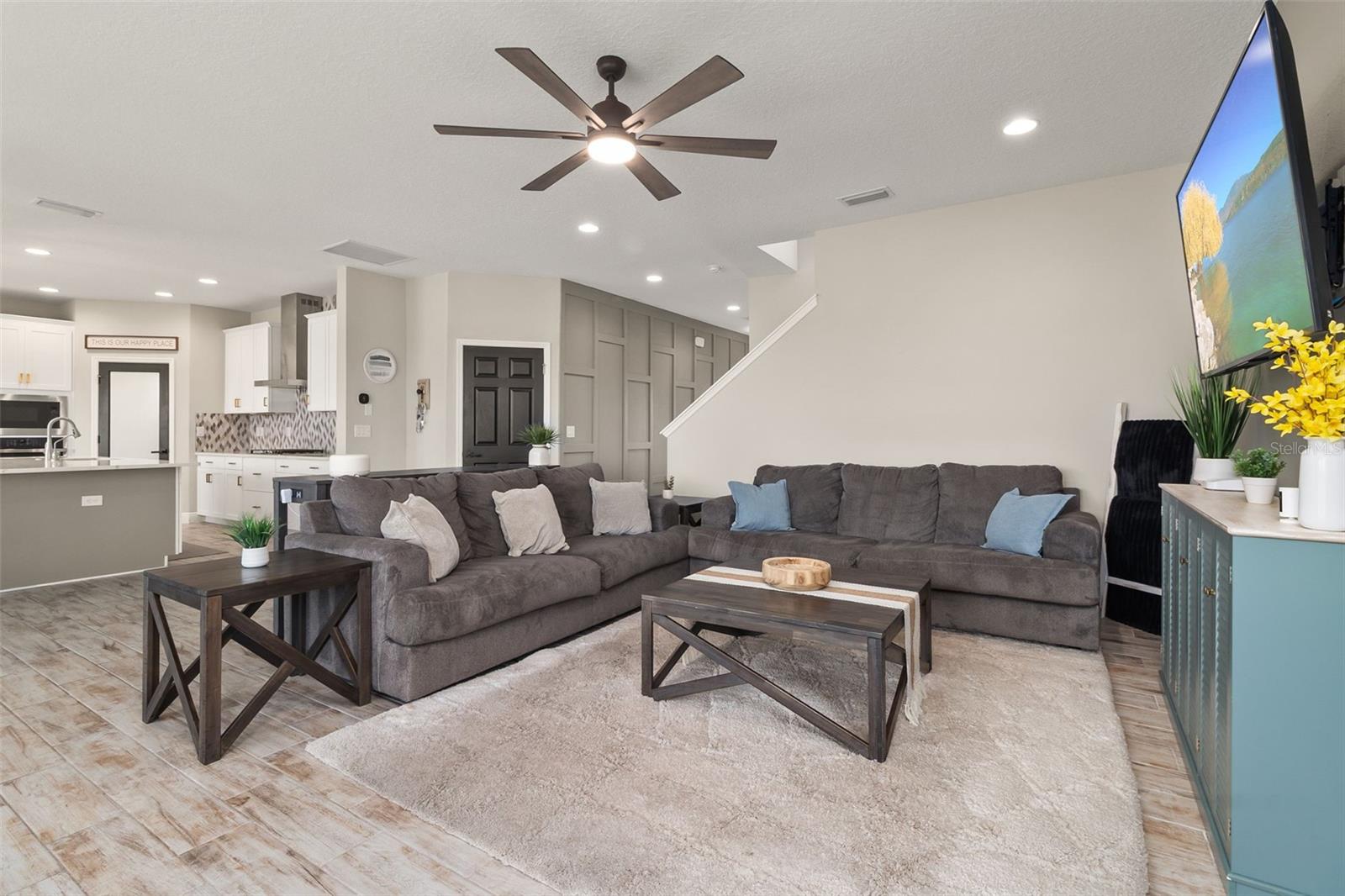 Image 17 of 49 For 12617 Oak Hill Way