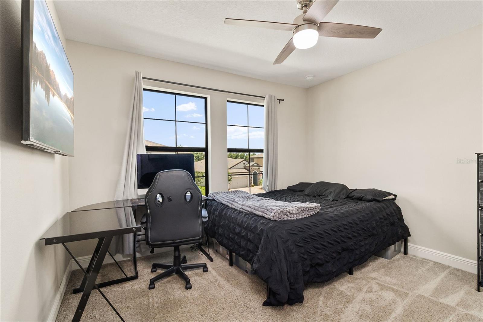 Image 25 of 49 For 12617 Oak Hill Way