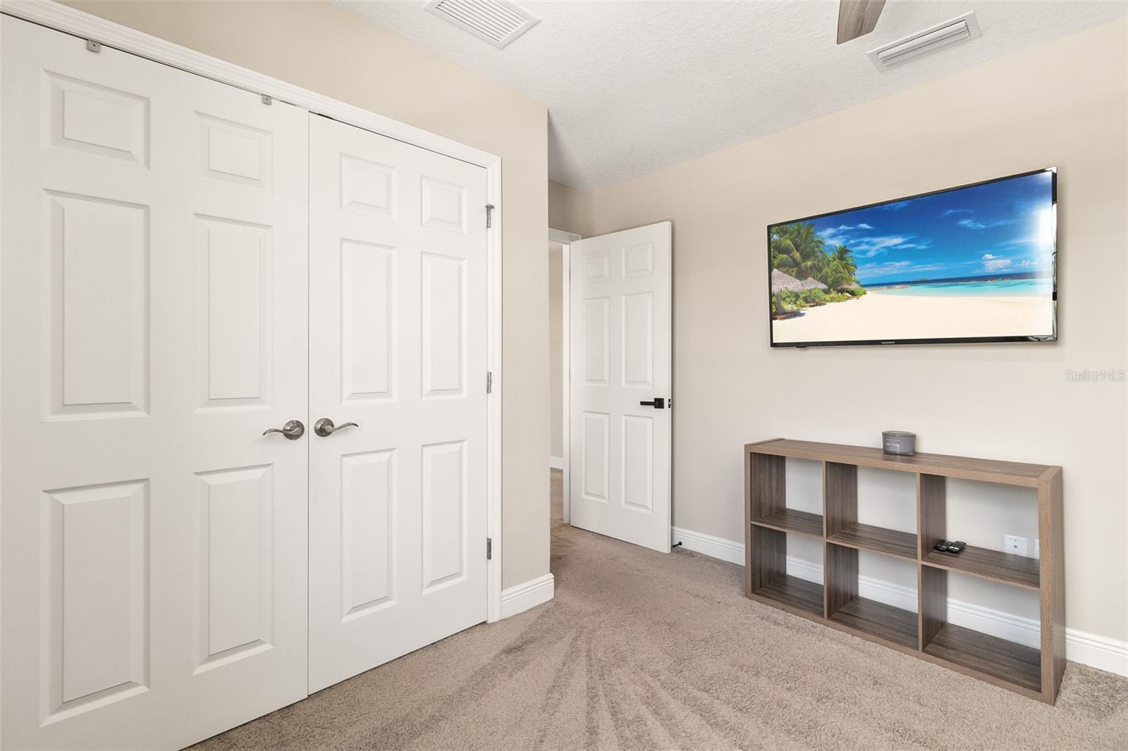 Image 29 of 49 For 12617 Oak Hill Way