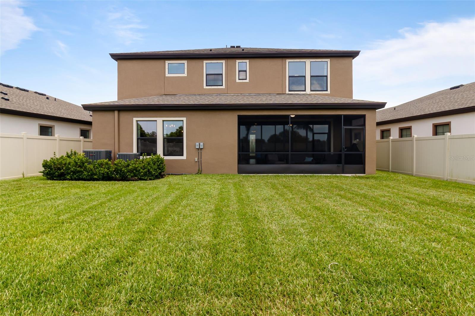 Image 33 of 49 For 12617 Oak Hill Way