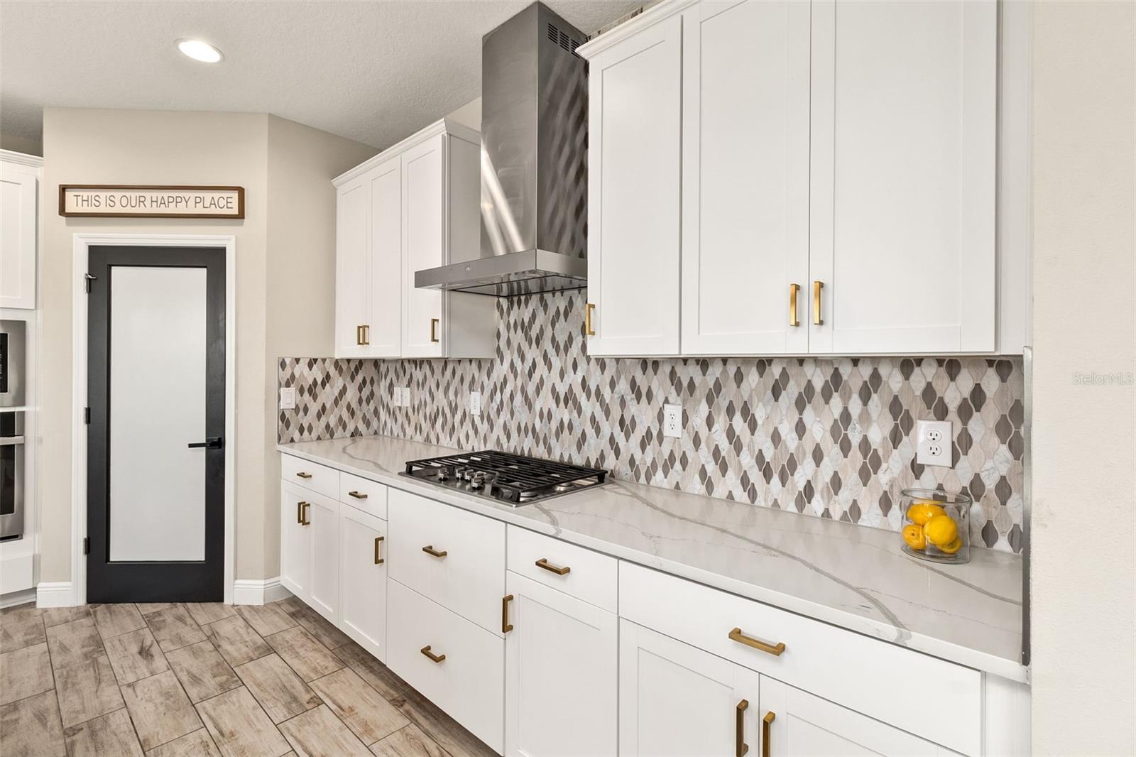 Image 4 of 49 For 12617 Oak Hill Way