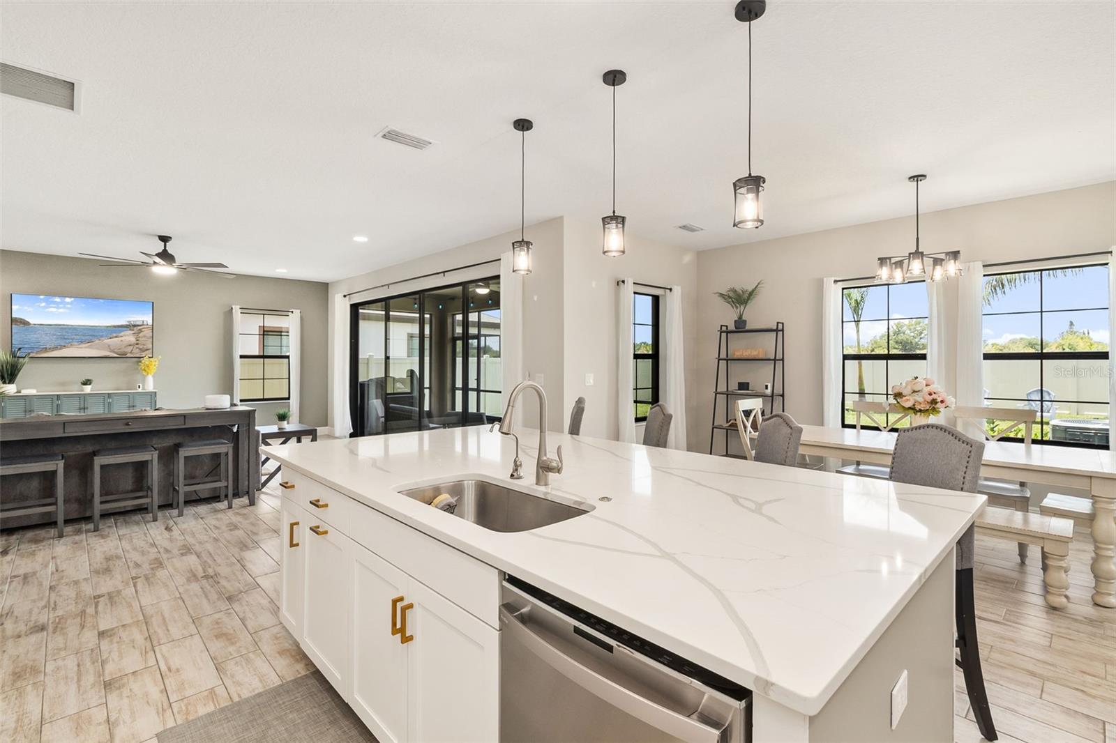 Image 6 of 49 For 12617 Oak Hill Way