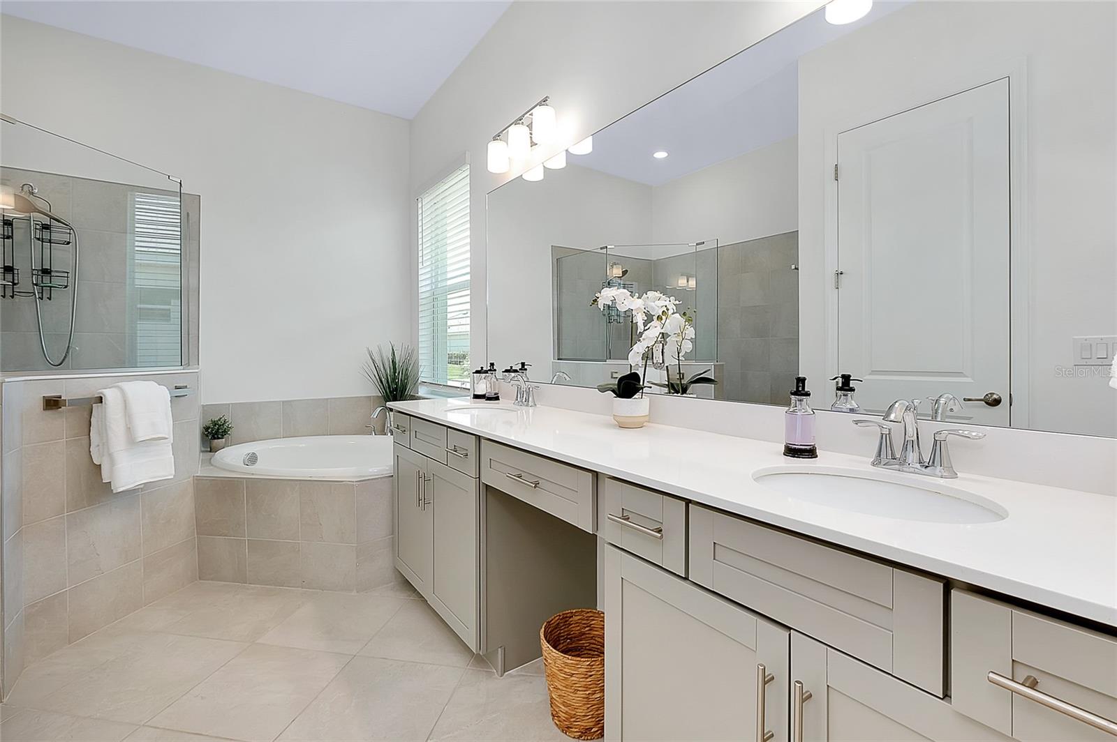 Image 28 of 73 For 17525 Jadestone Court