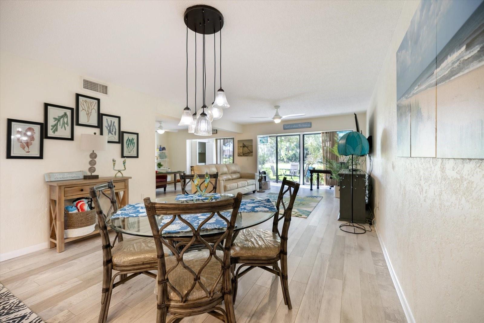 Image 10 of 42 For 864 Bird Bay Way 195