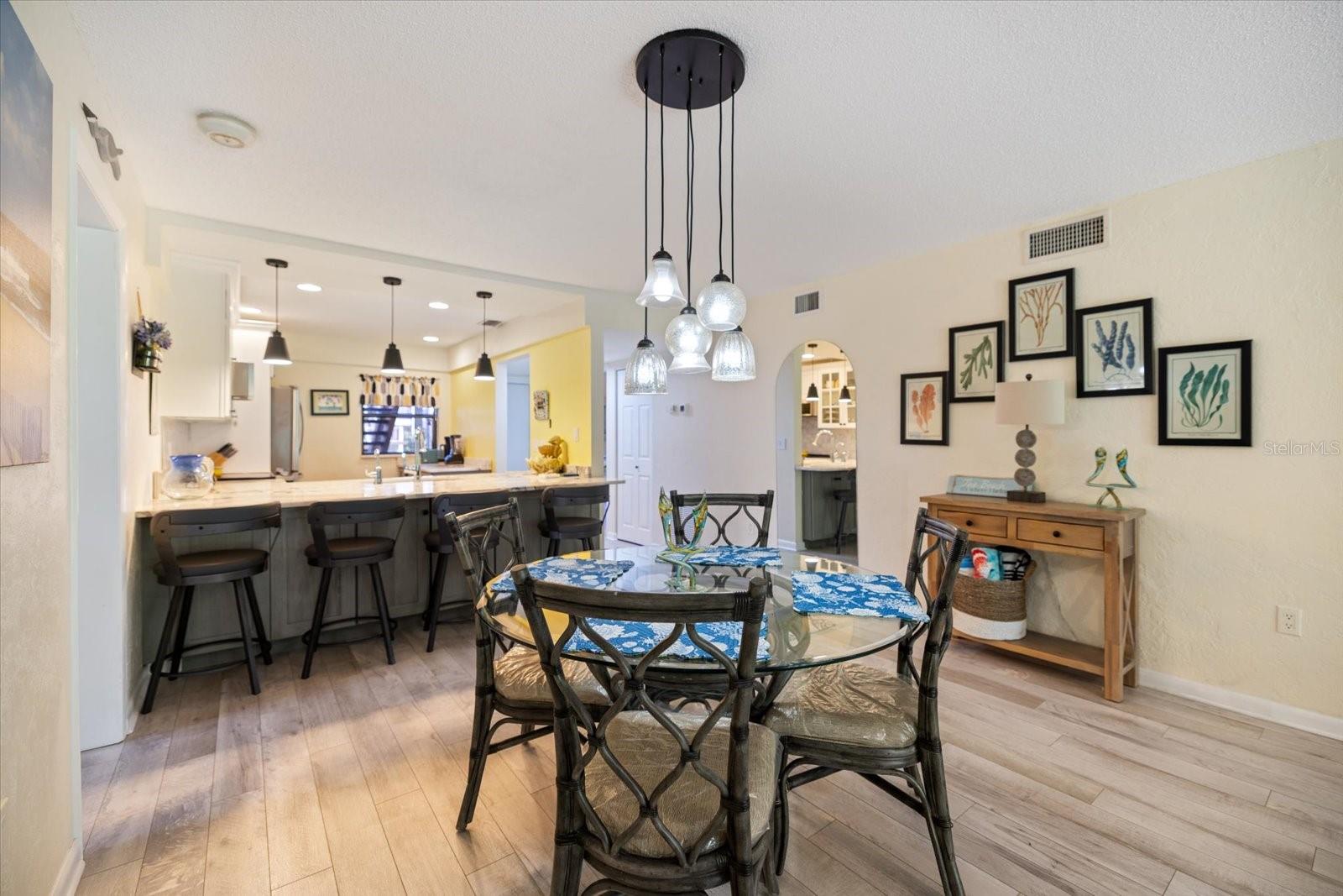 Image 12 of 42 For 864 Bird Bay Way 195