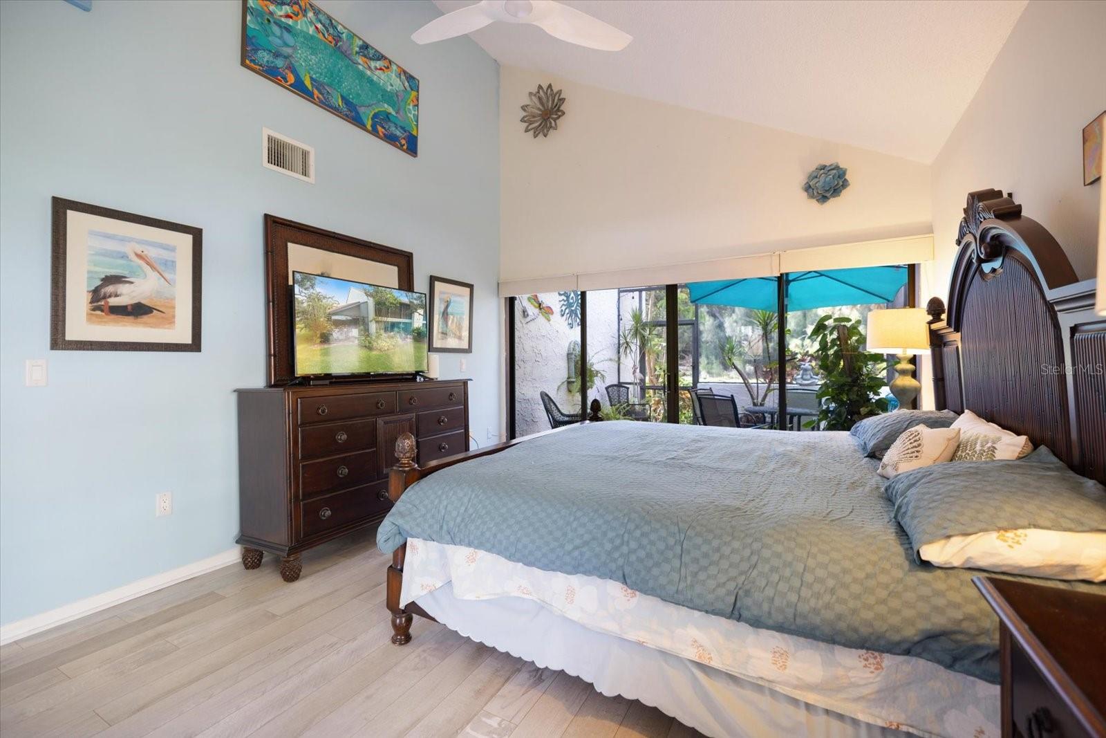 Image 27 of 42 For 864 Bird Bay Way 195