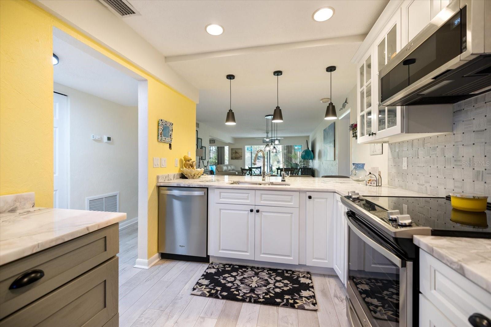 Image 7 of 42 For 864 Bird Bay Way 195