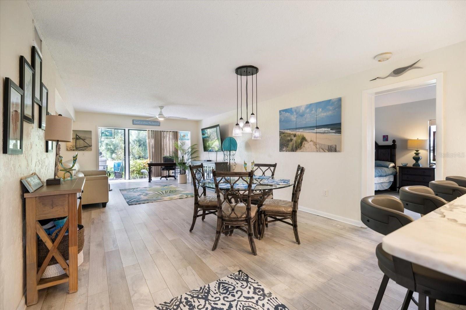 Image 9 of 42 For 864 Bird Bay Way 195