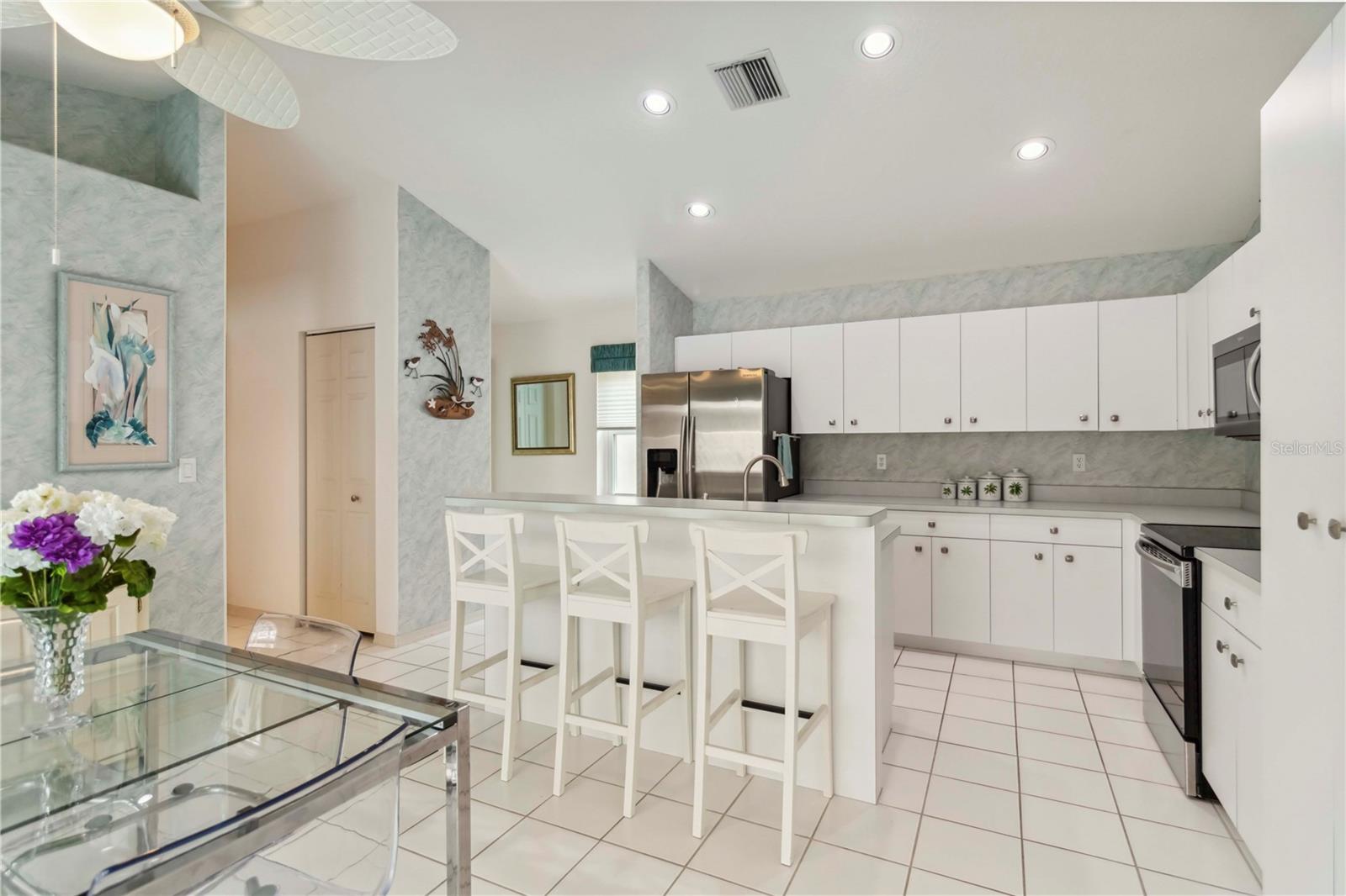 Image 18 of 50 For 1110 Southlake Court