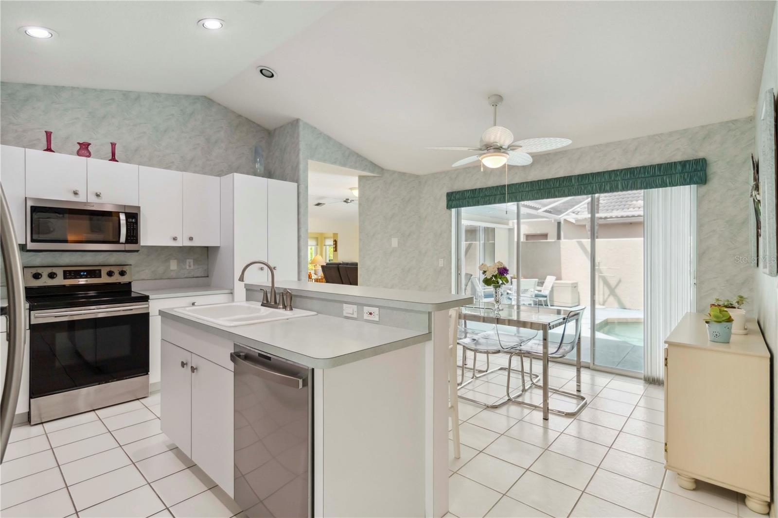 Image 7 of 50 For 1110 Southlake Court