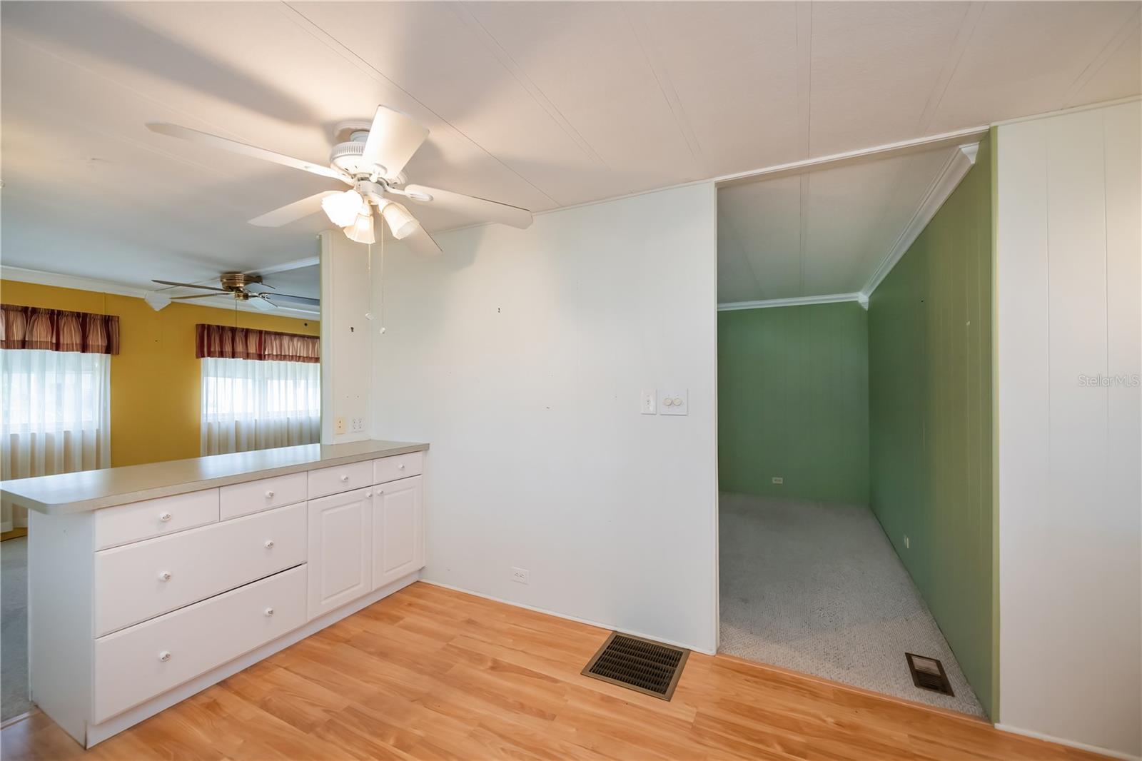 Image 10 of 54 For 527 Walnut Circle