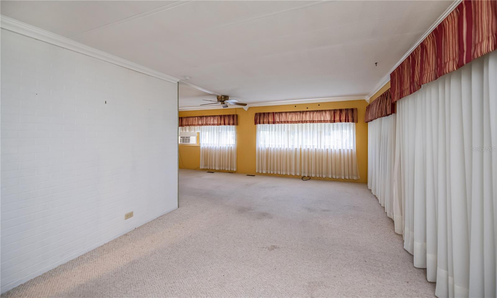 Image 13 of 54 For 527 Walnut Circle