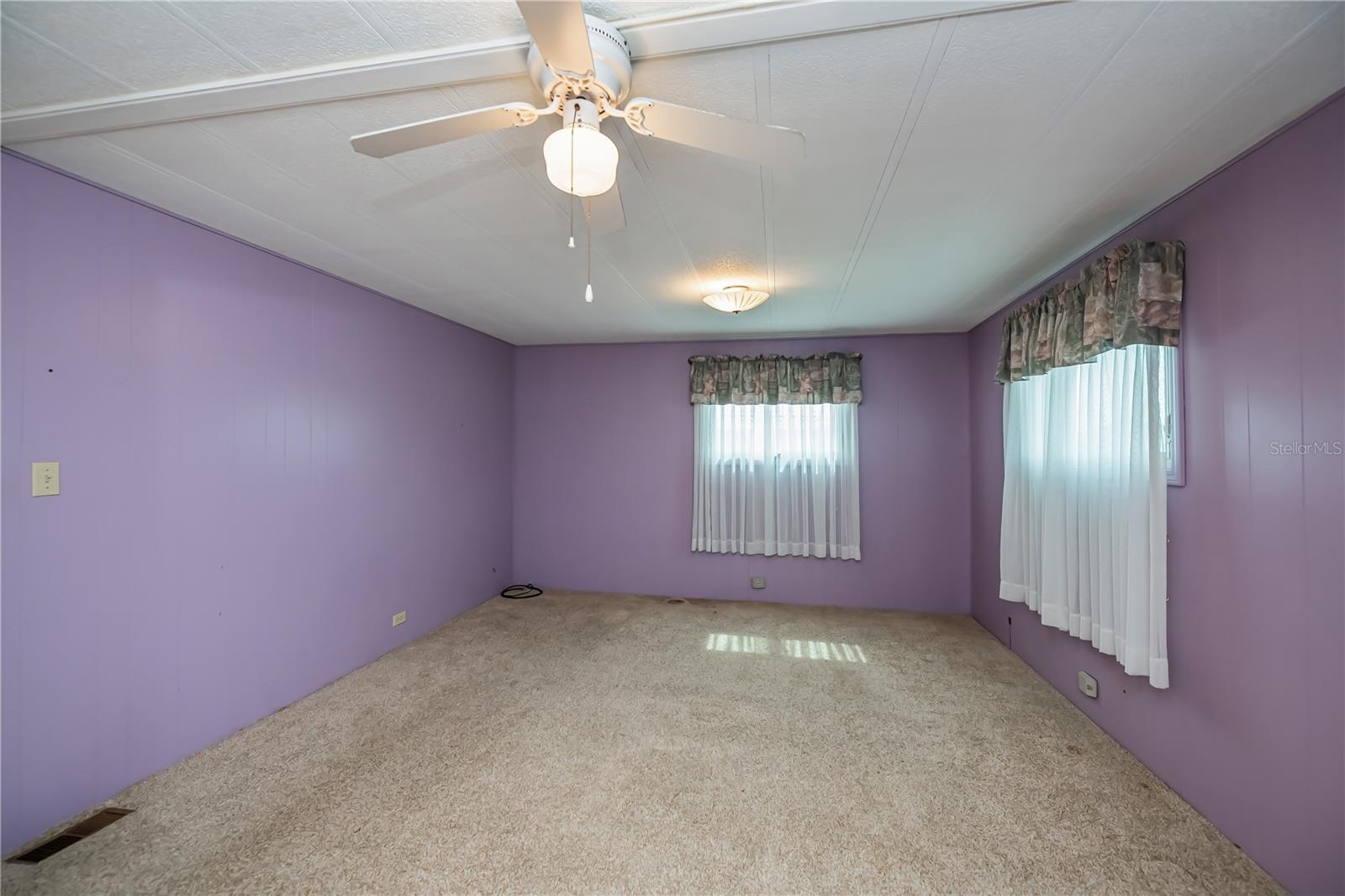 Image 17 of 54 For 527 Walnut Circle