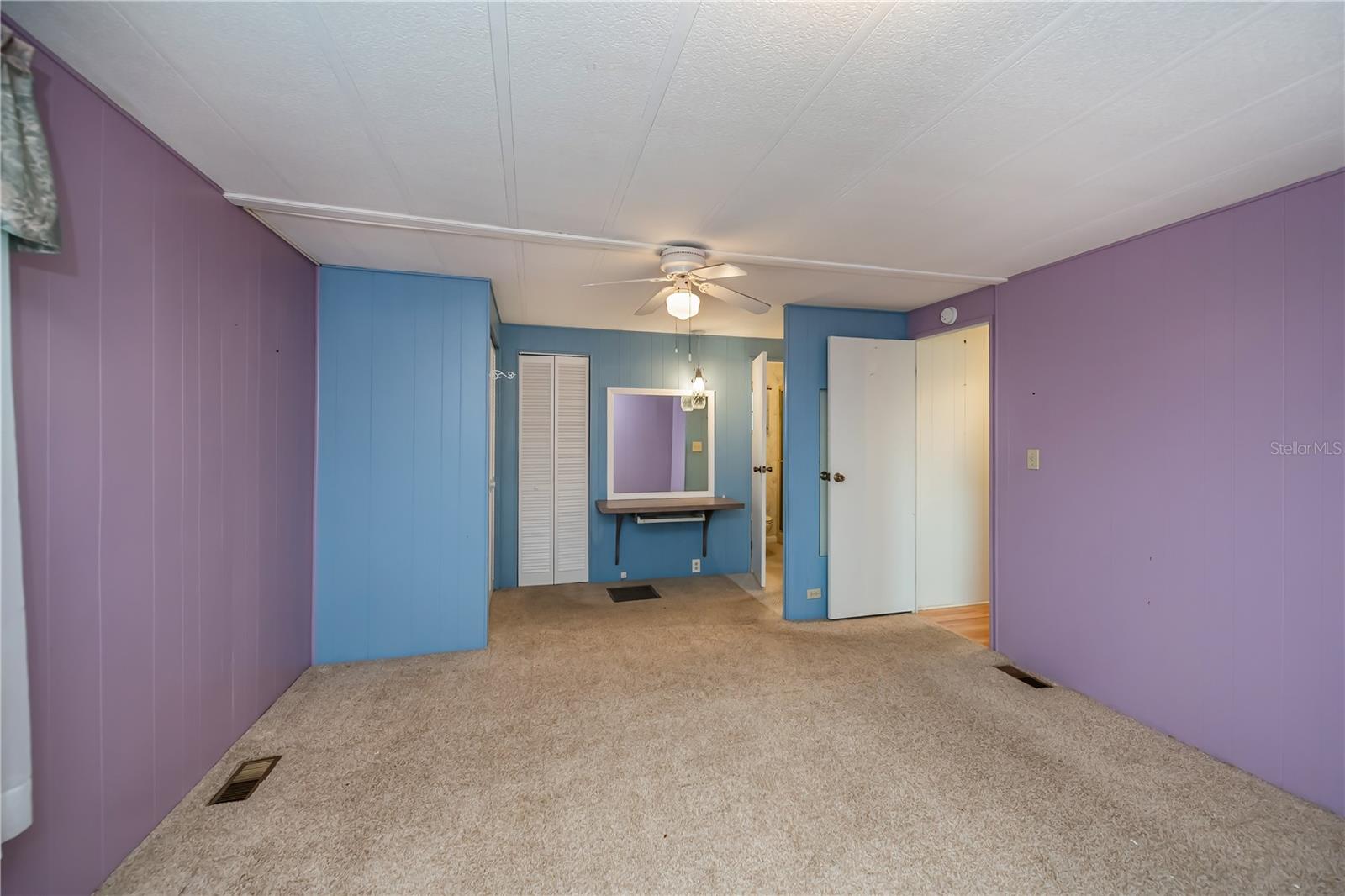 Image 20 of 54 For 527 Walnut Circle