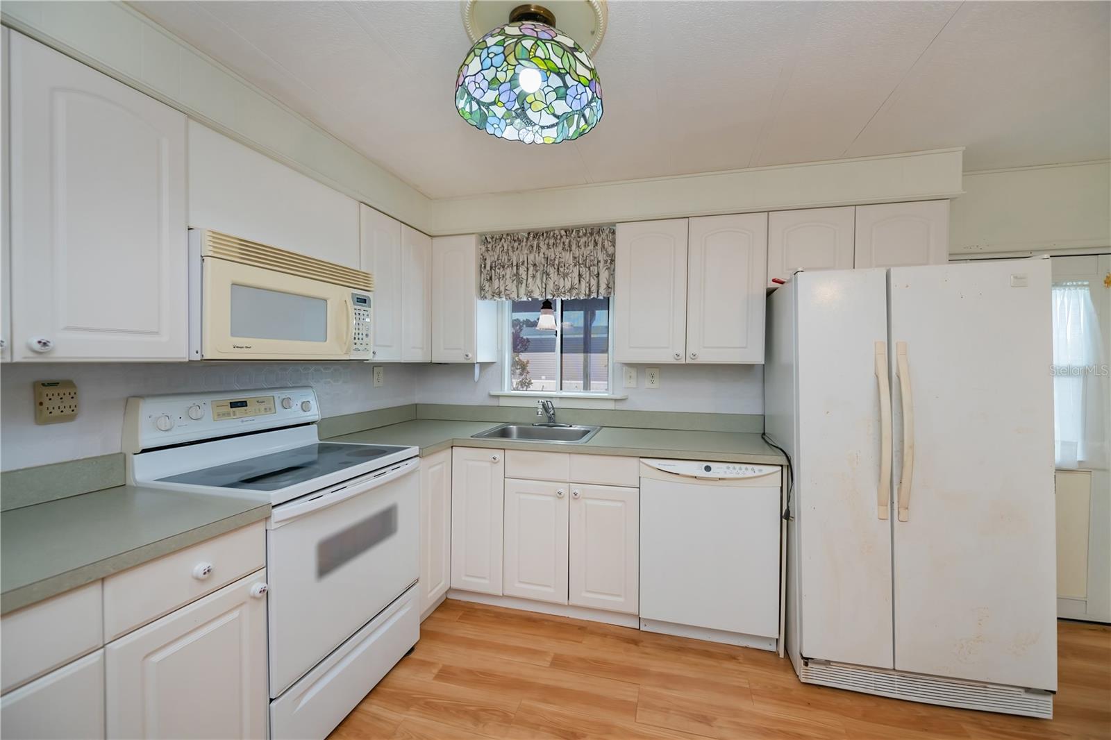 Image 6 of 54 For 527 Walnut Circle