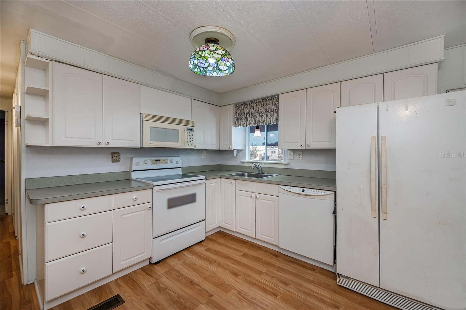Image 7 of 54 For 527 Walnut Circle