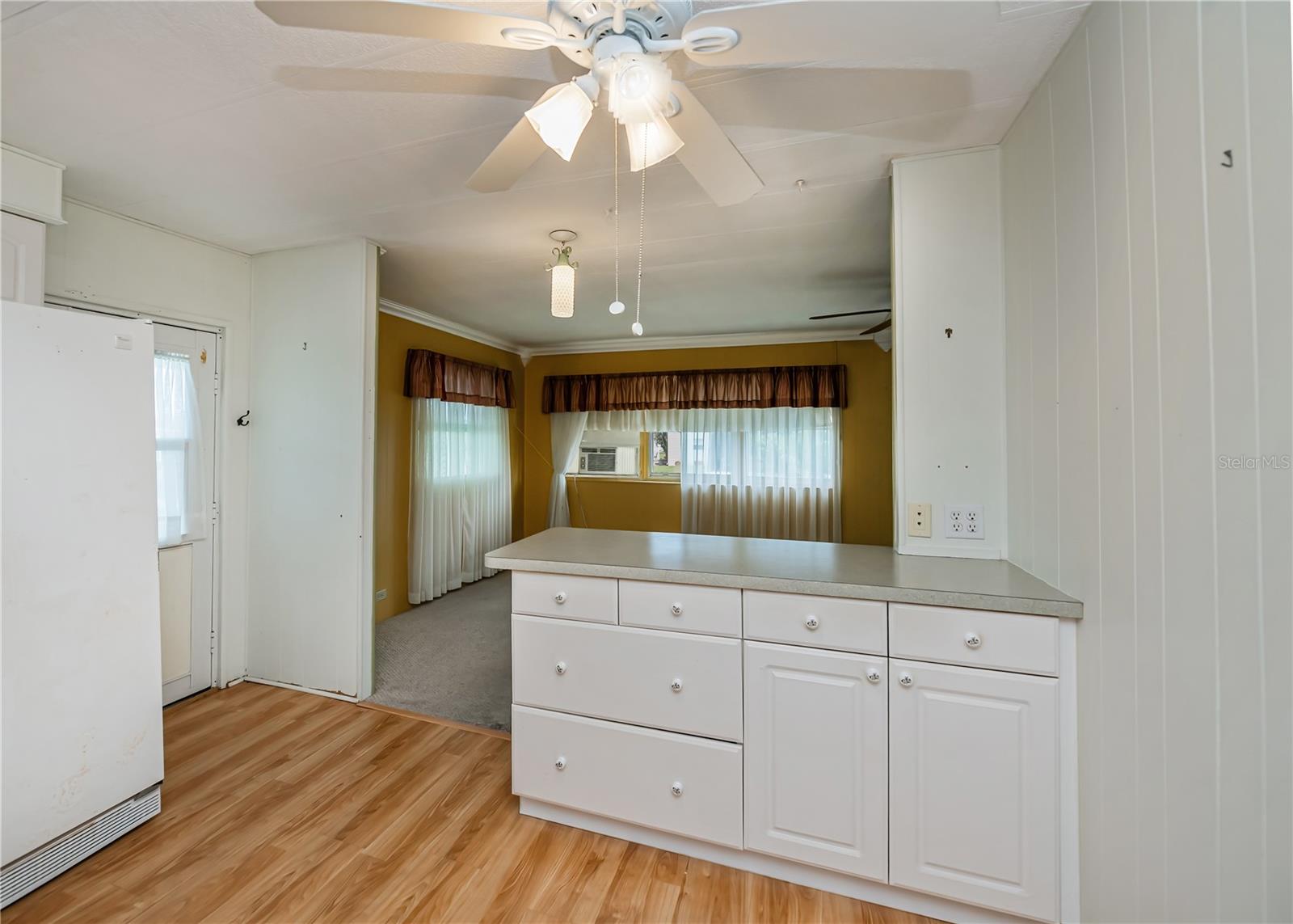 Image 8 of 54 For 527 Walnut Circle
