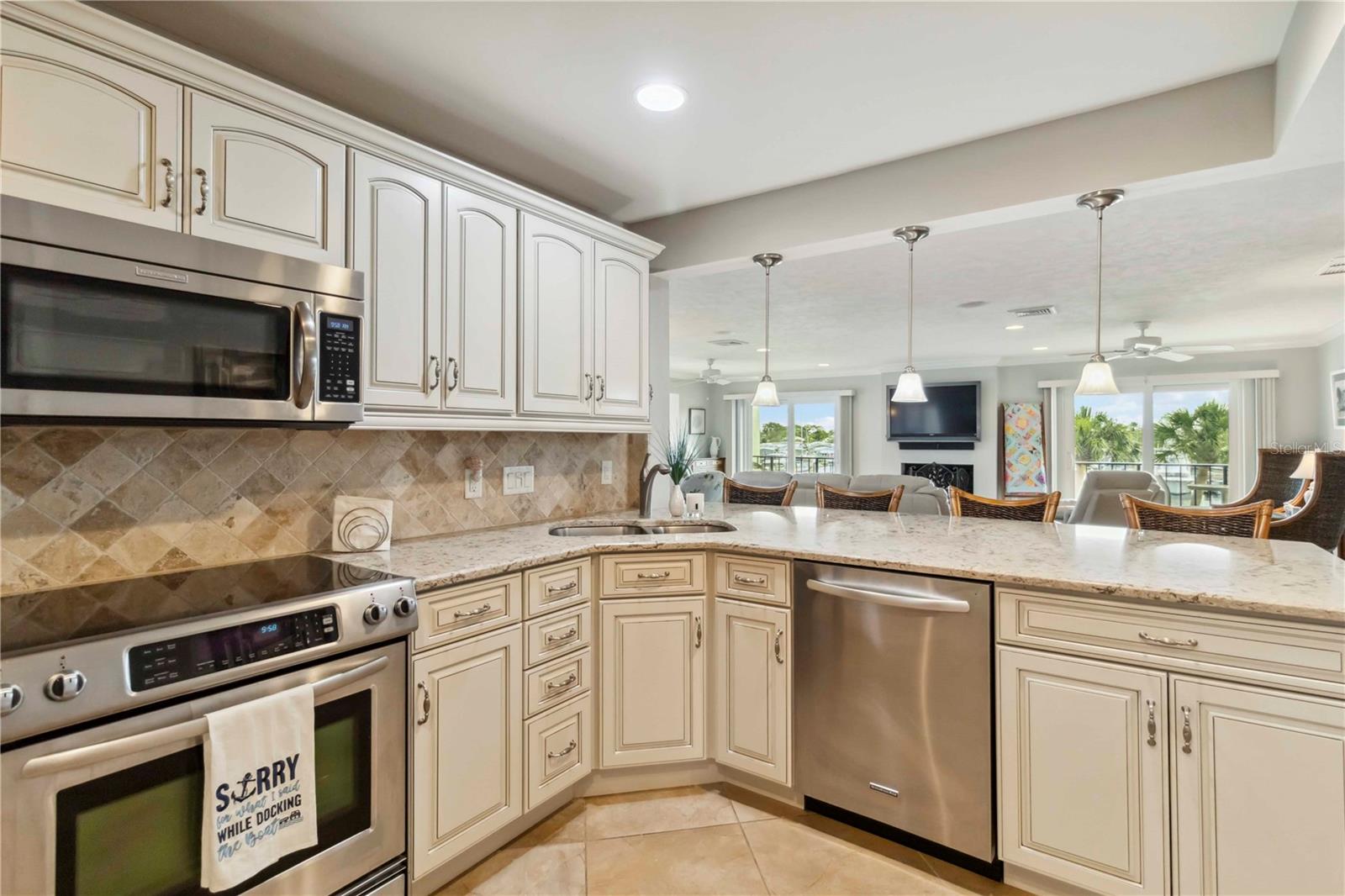Image 21 of 61 For 250 Santa Maria Street 314