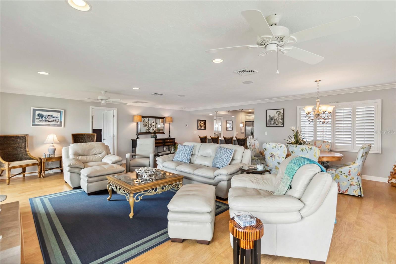 Image 4 of 61 For 250 Santa Maria Street 314