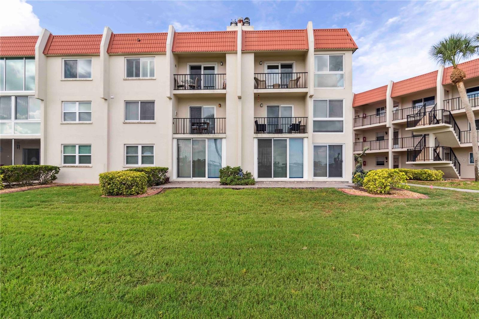 Image 45 of 61 For 250 Santa Maria Street 314