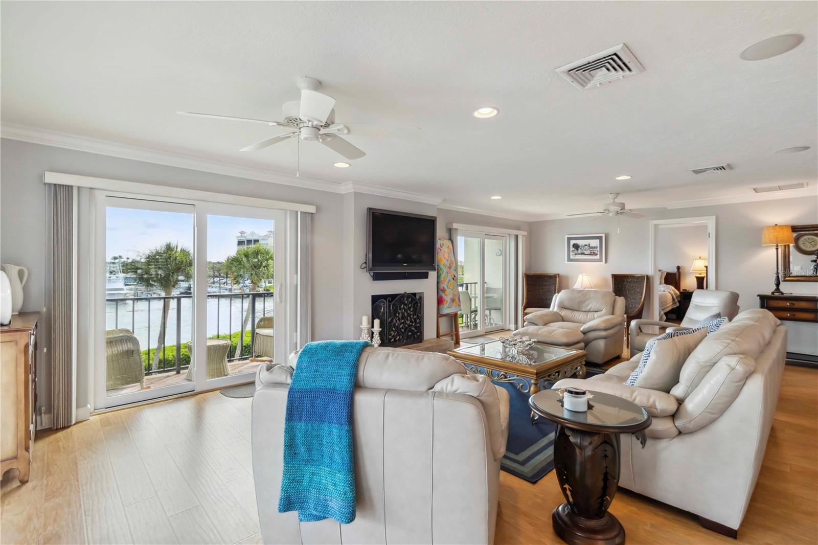 Image 8 of 61 For 250 Santa Maria Street 314