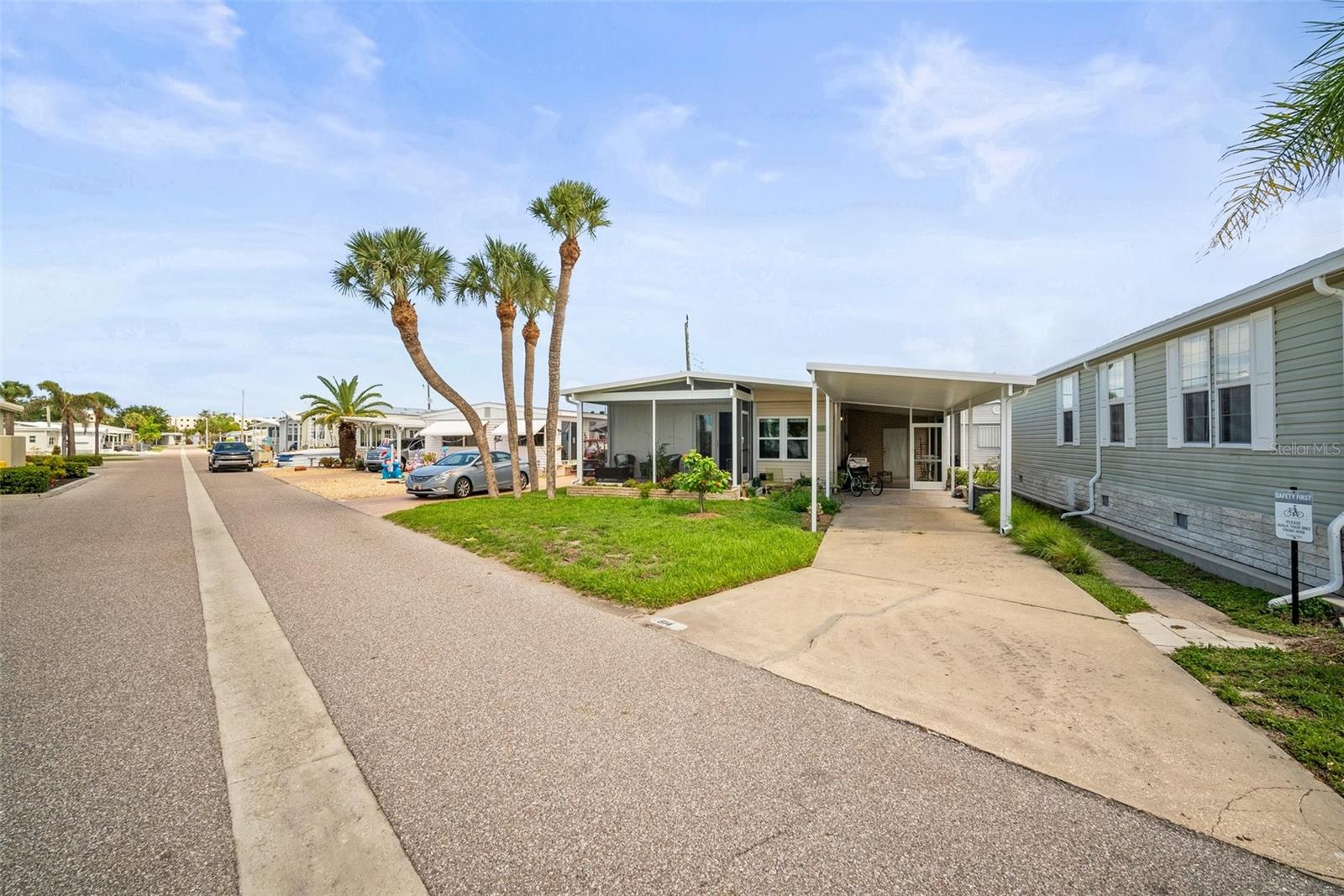 Details for 614 Waterway, VENICE, FL 34285