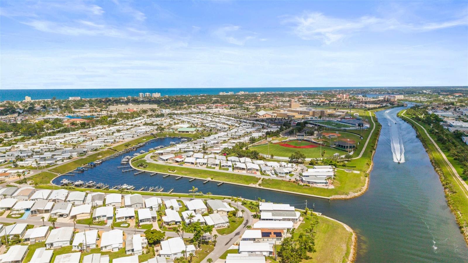 Image 27 of 30 For 614 Waterway