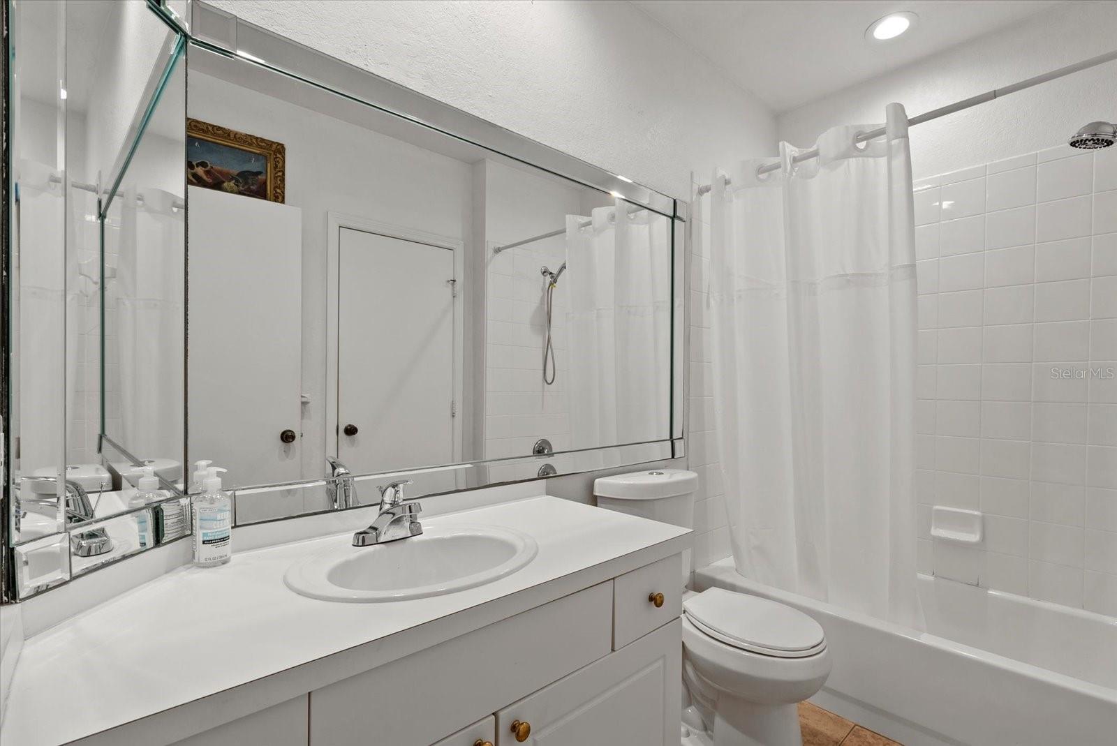 Image 20 of 31 For 5134 Northridge Road 303