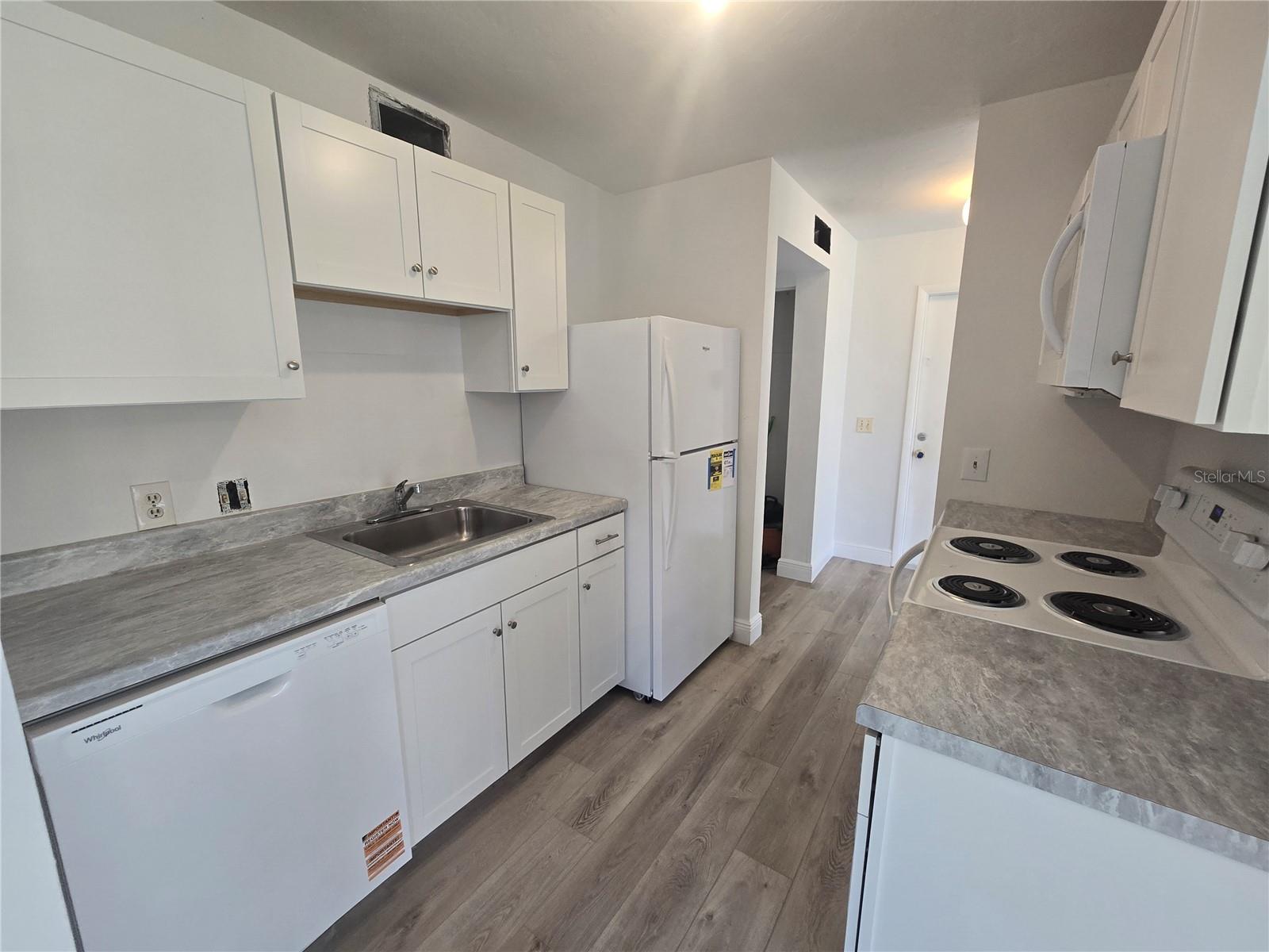 Image 4 of 14 For 624 White Pine Tree Road 5
