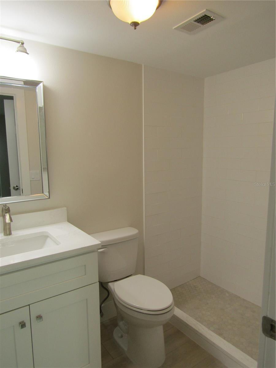 Image 17 of 29 For 999 Inlet Circle D101