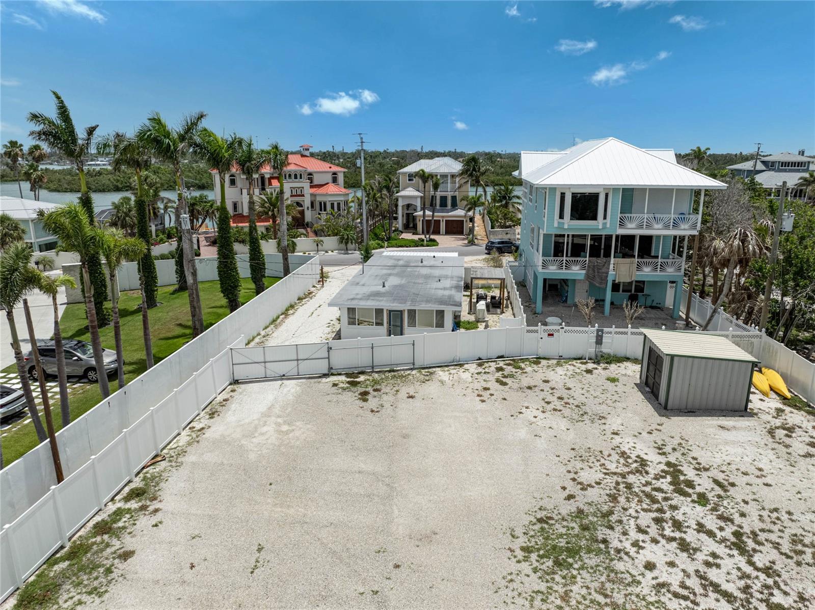 Image 21 of 29 For 616 Casey Key Road