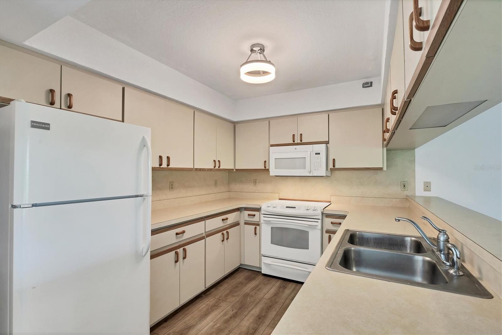 Image 3 of 44 For 1614 Quail Lake Dr