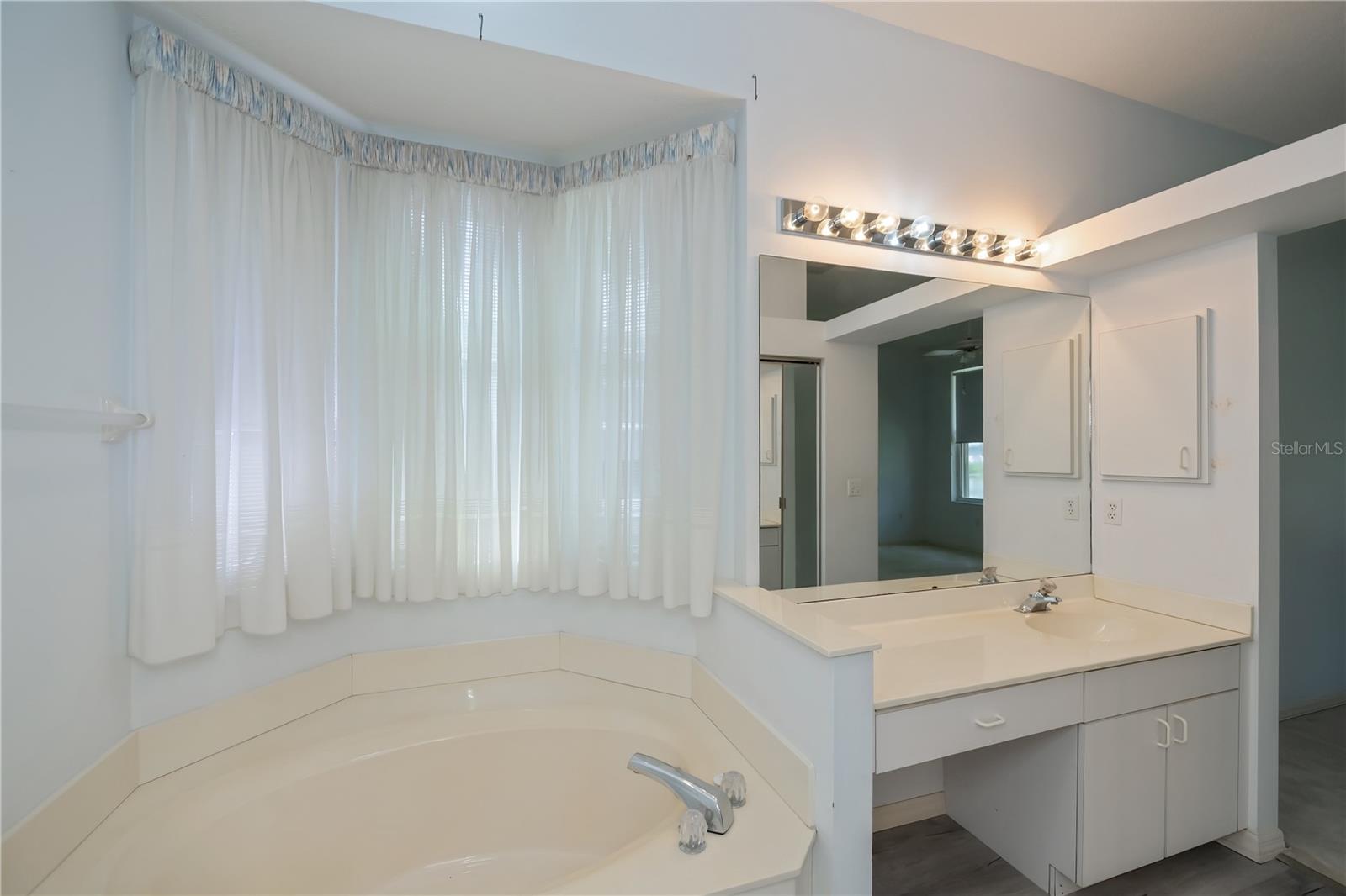 Image 32 of 72 For 519 Catalina Isles Circle